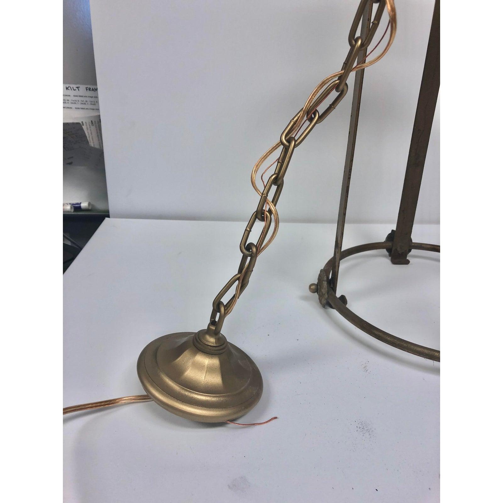 Lanterne décorative française ancienne en or et ornements en vente 1