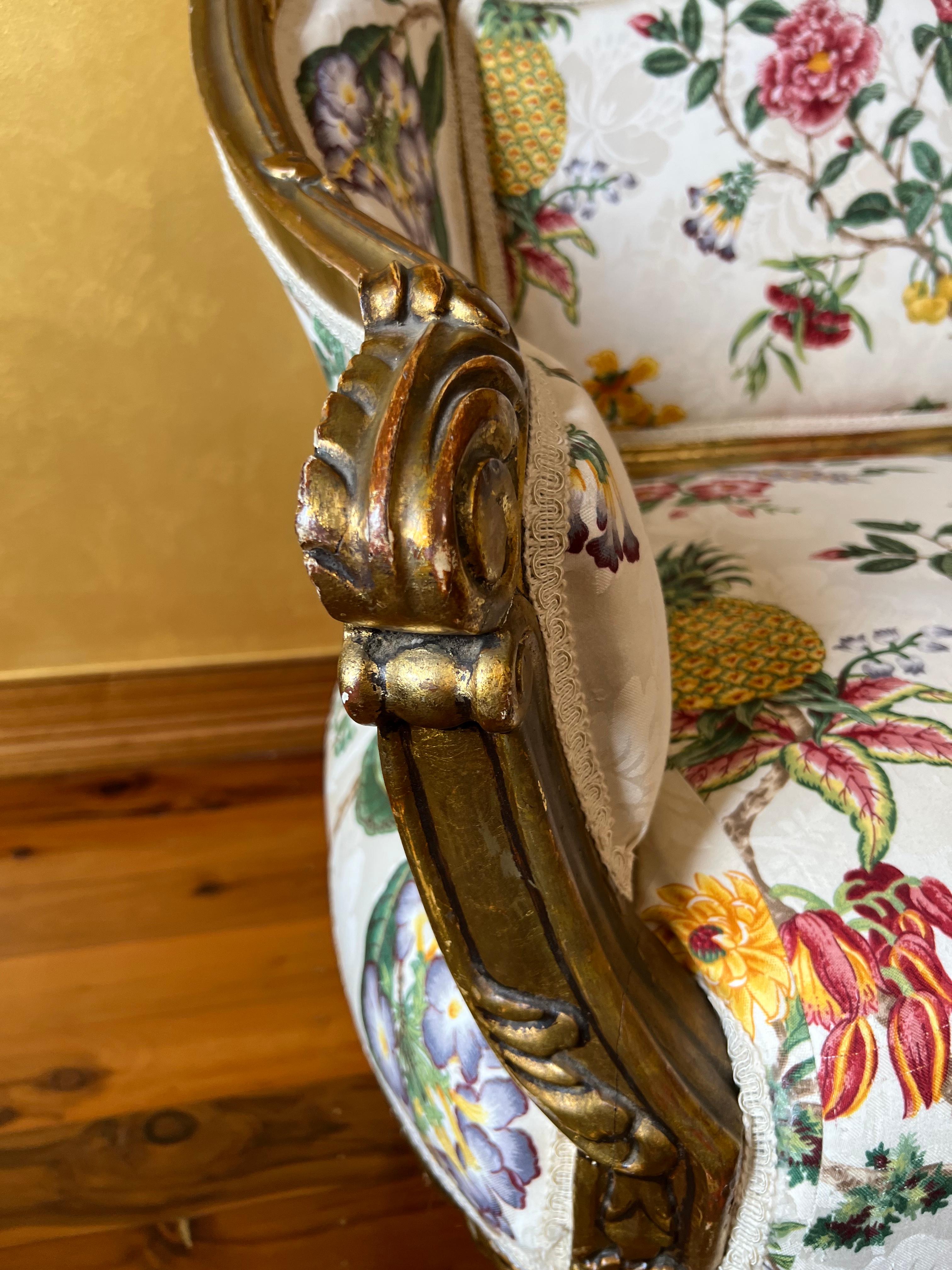 Antike französische vergoldete Lounge- und Schlafzimmersuite aus Gold (Walnuss) im Angebot