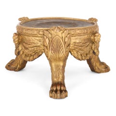 Antiguo Soporte Francés de Madera Dorada de Estilo Neoclásico