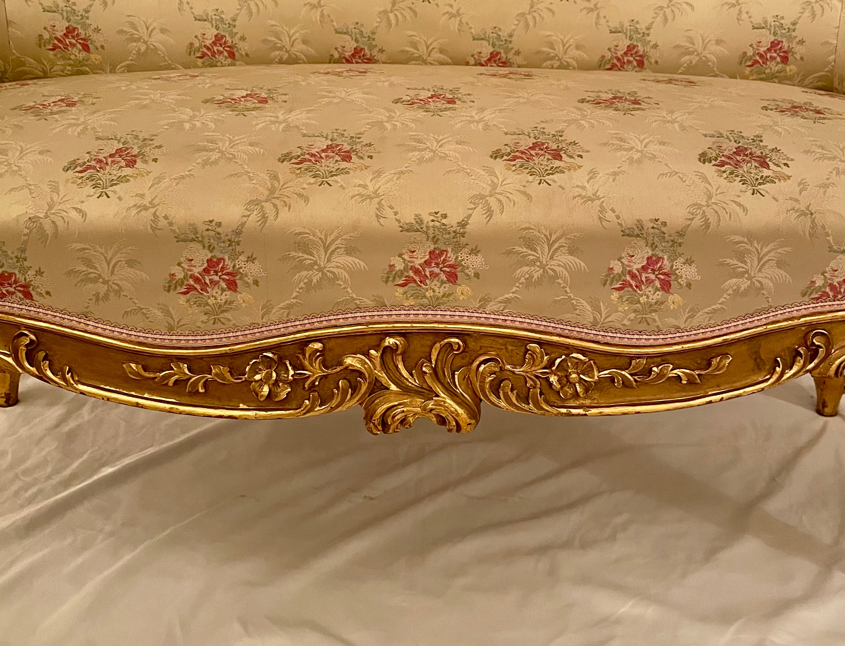 Soie Canapé ancien français à feuilles d'or, Circa 1890. en vente
