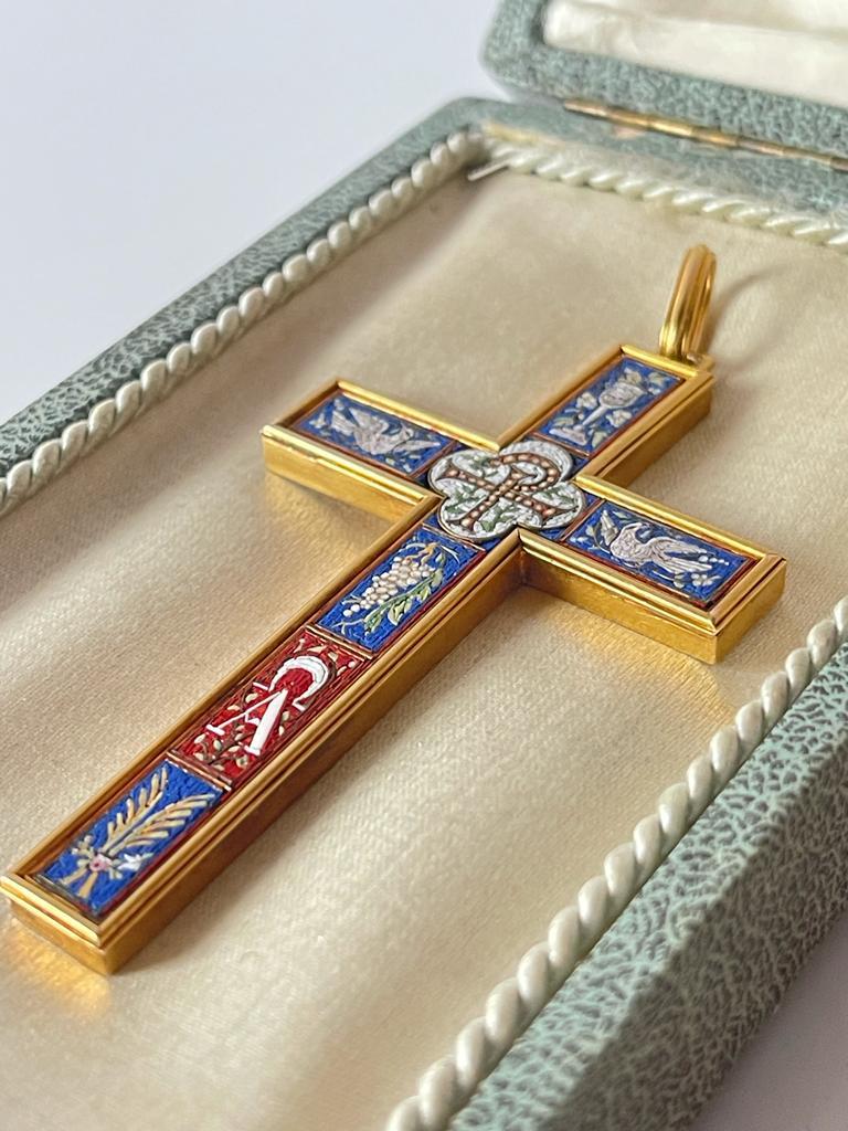 Antique French Gold Micromosaic Cross Pendant, circa 1870 In Good Condition In Firenze, IT