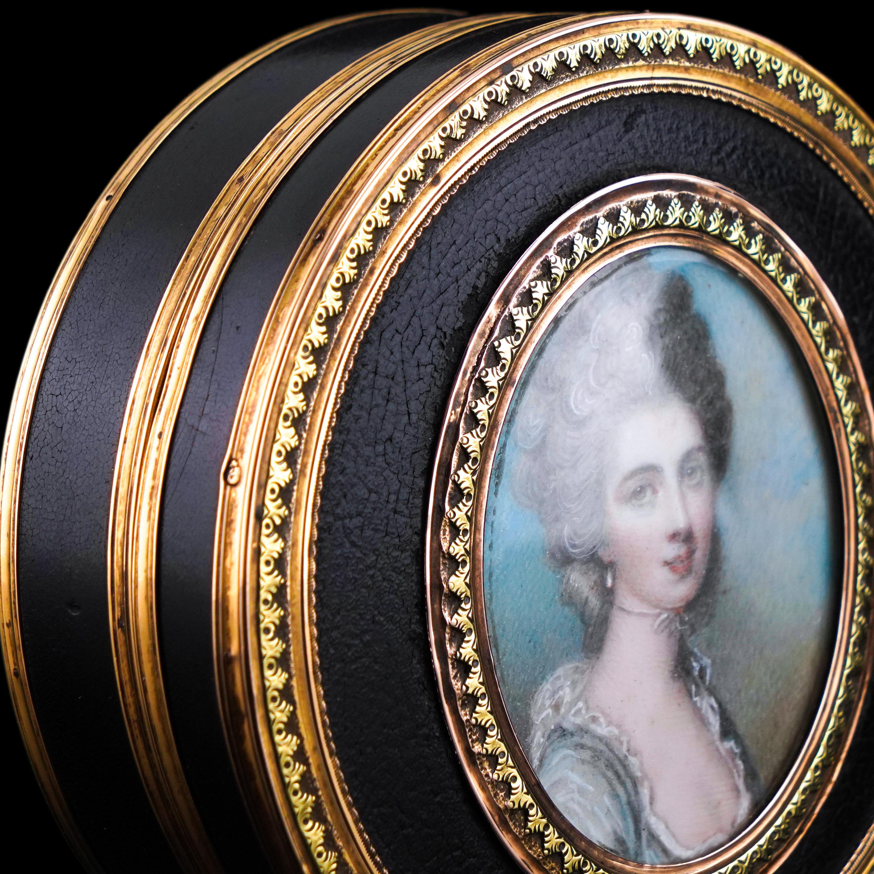 Antique French Gold Mounted Box, Portrait of a Lady Manner of Cosway 18° C. in vendita 9