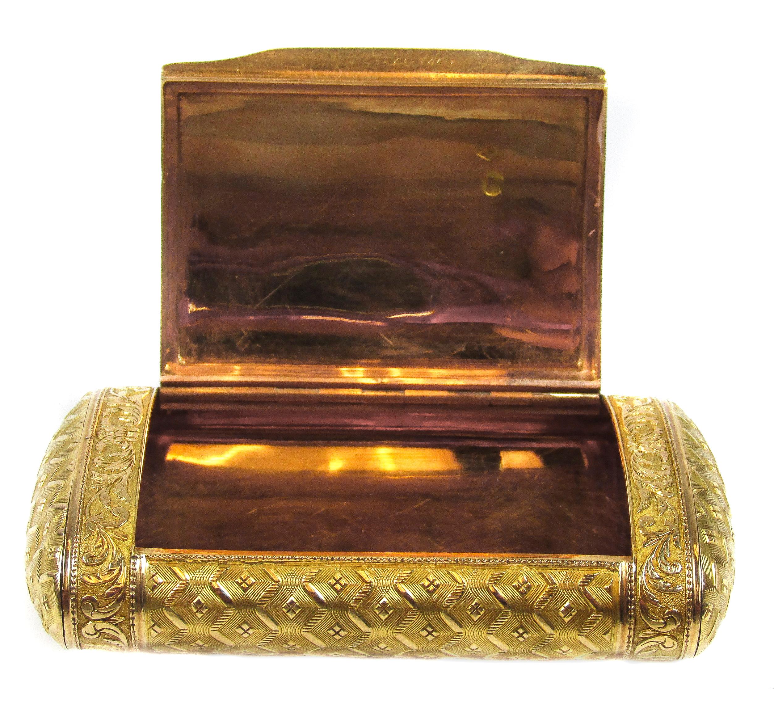 Antique French Gold Pill Box In Excellent Condition In New York, NY