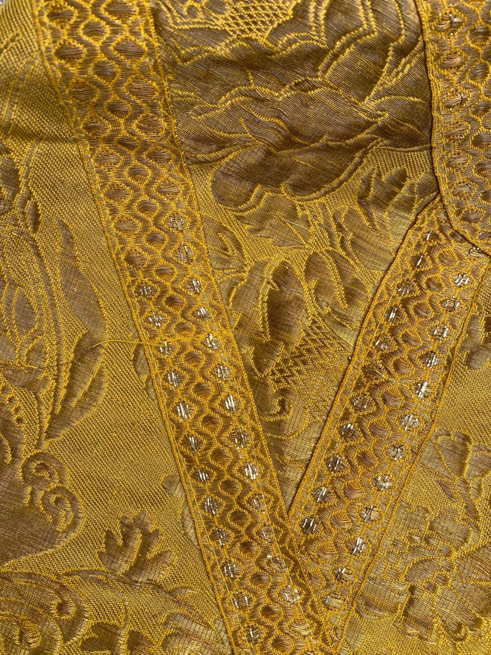 Chasuble d'or française ancienne de Bobyrug en vente 3