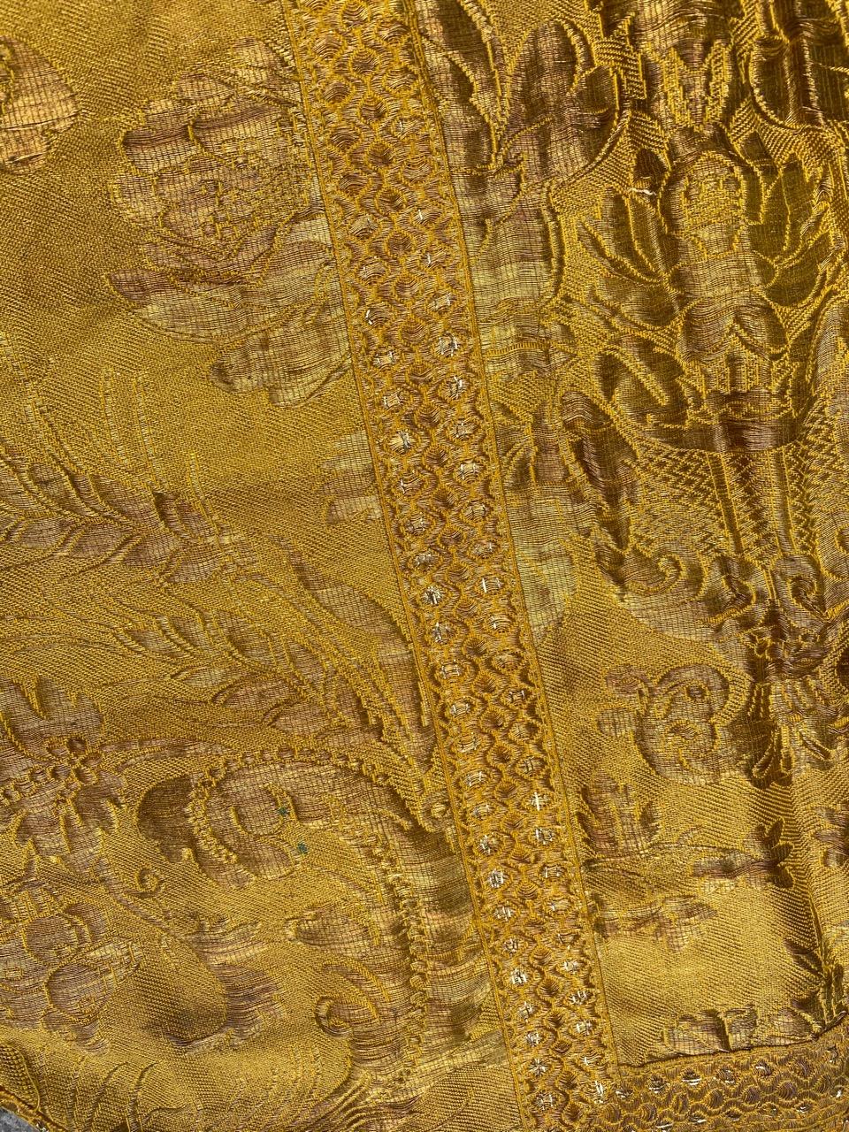 Bobyrug's Antike Französische Goldene Kasel im Angebot 5