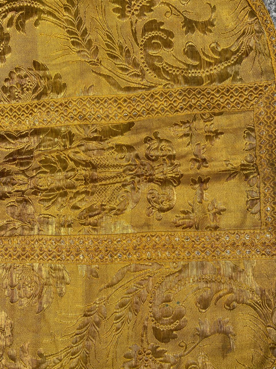 Bobyrug's Antike Französische Goldene Kasel im Angebot 6