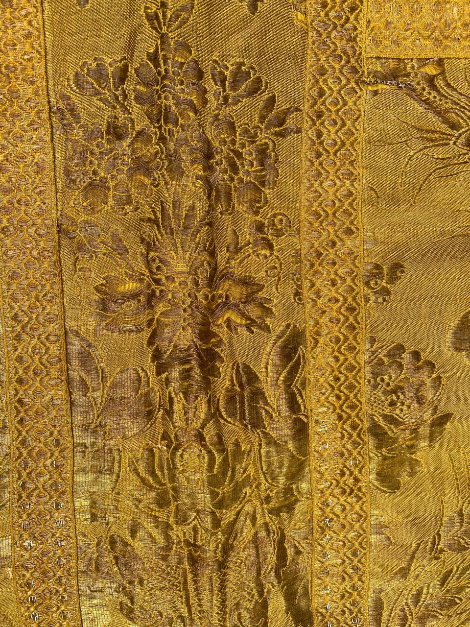 Bobyrug's Antike Französische Goldene Kasel im Angebot 7