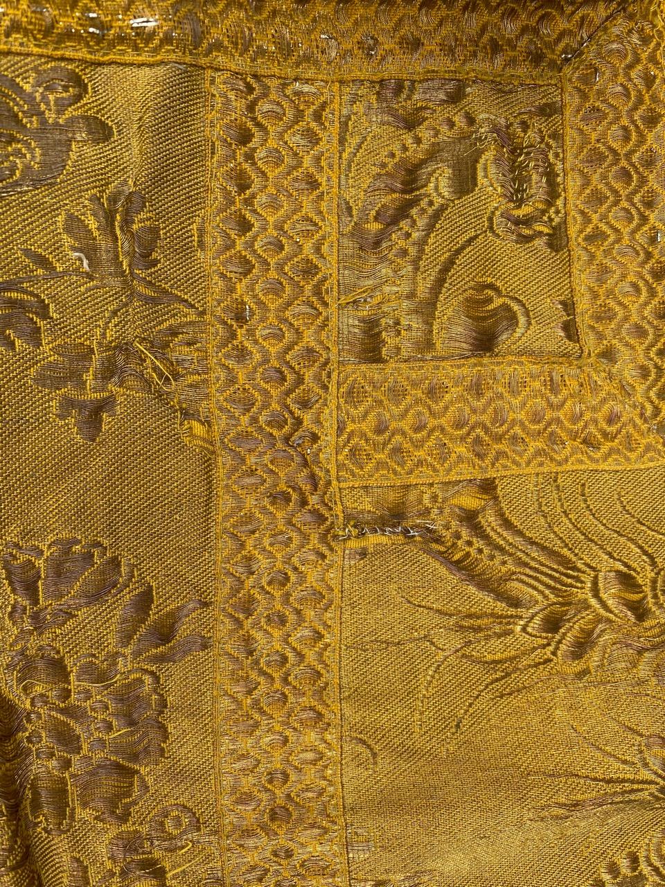 Bobyrug's Antike Französische Goldene Kasel im Angebot 8
