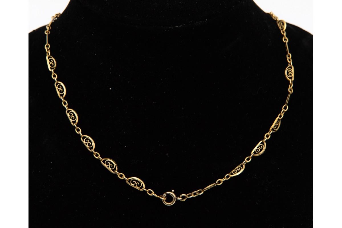 Antique French Golden Necklace in original case, France, circa 1910. In Good Condition For Sale In Chorzów, PL