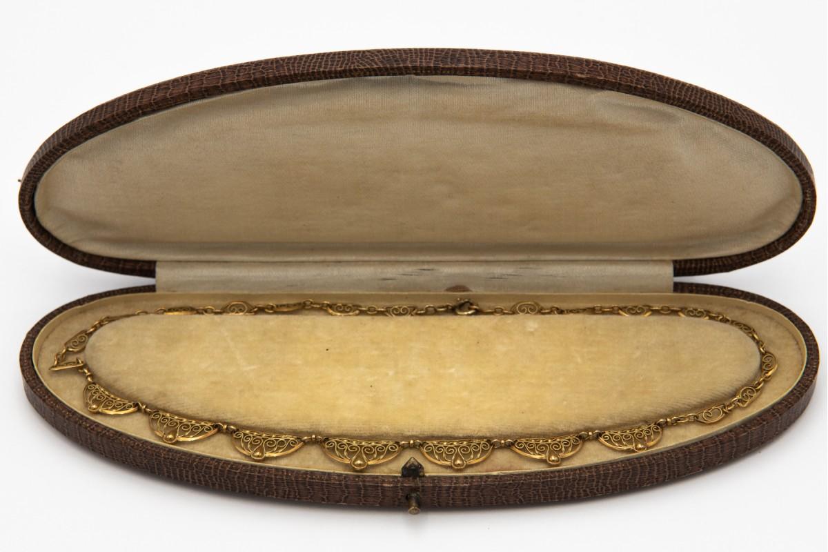 Antique French Golden Necklace in original case, France, circa 1910. 2