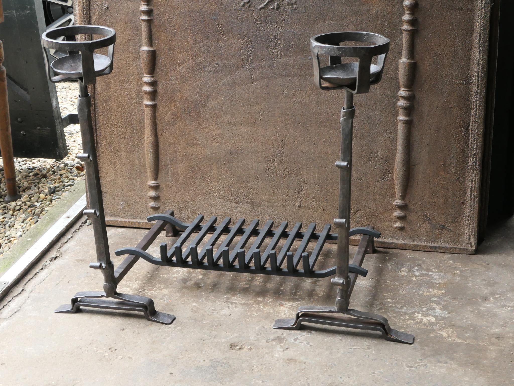 Antique French Gothic Fireplace Grate or Fire Basket, 17th - 18th Century In Good Condition For Sale In Amerongen, NL