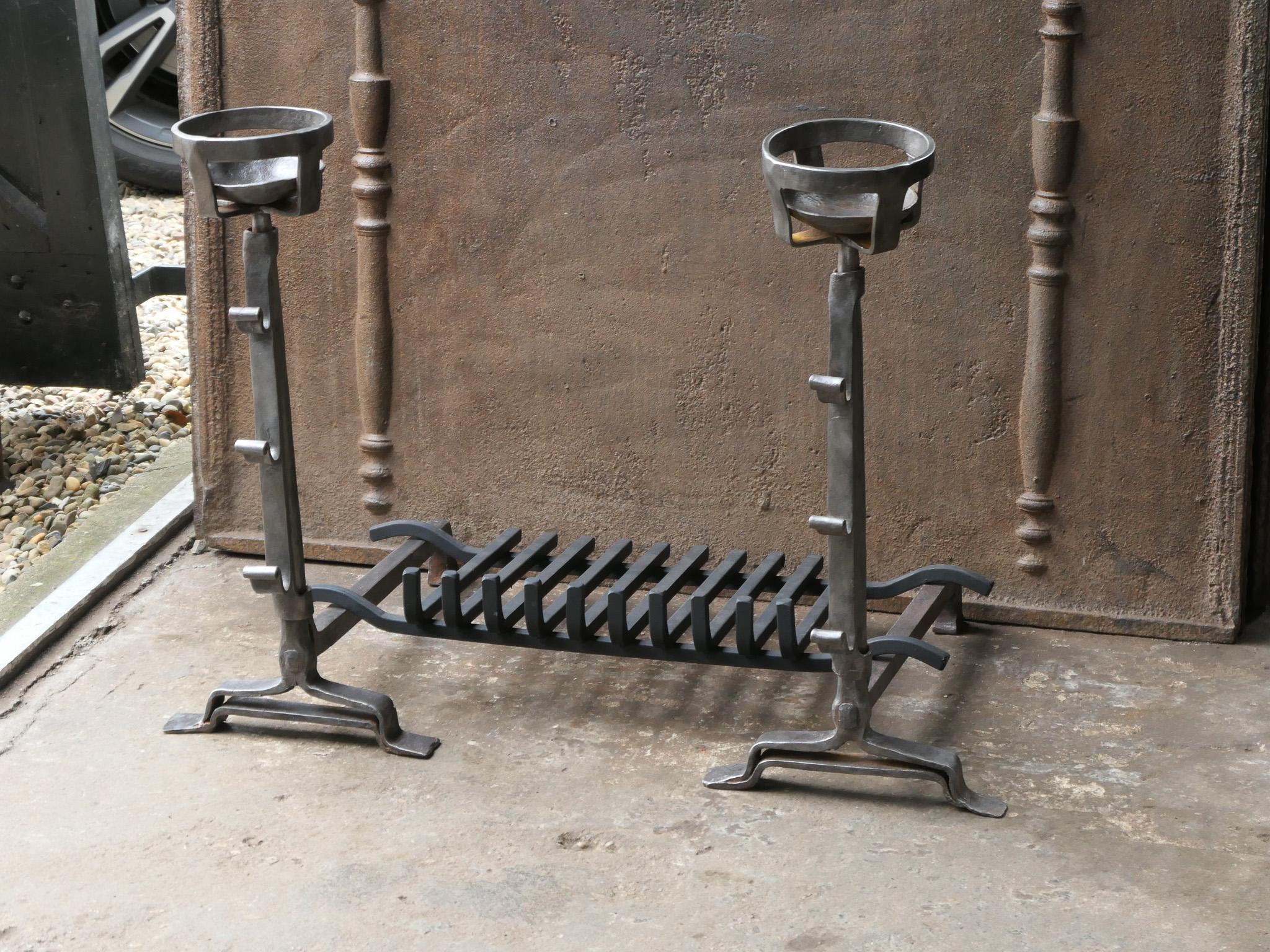 Antique French Gothic Fireplace Grate or Fire Basket, 17th - 18th Century In Good Condition For Sale In Amerongen, NL