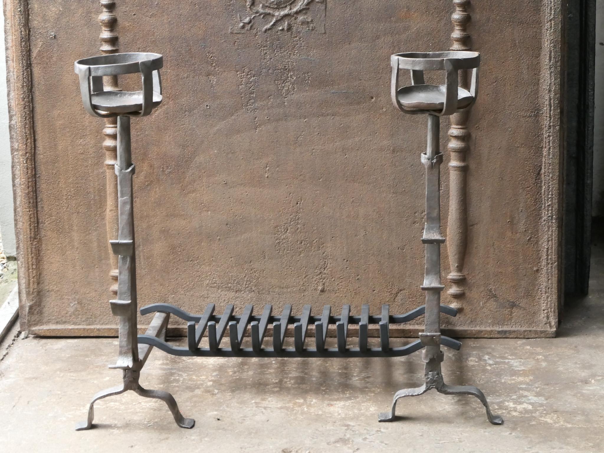 Antique French Gothic Fireplace Grate or Fire Basket, 17th Century In Good Condition For Sale In Amerongen, NL