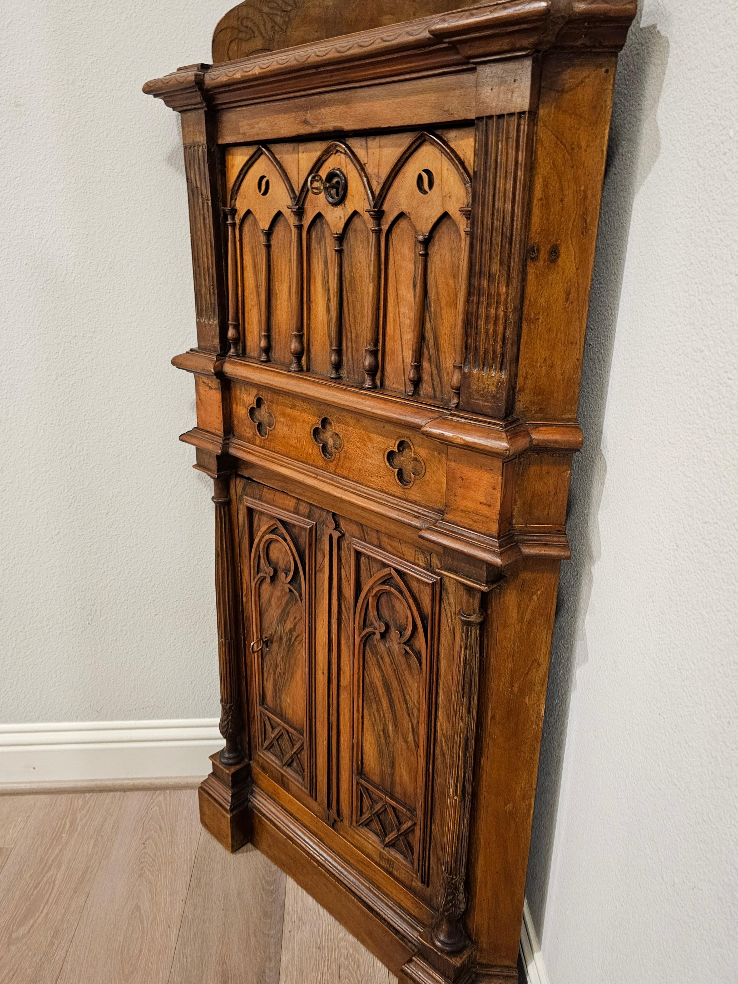 Antique French Gothic Revival Carved Burled Walnut Corner Cabinet For Sale 10