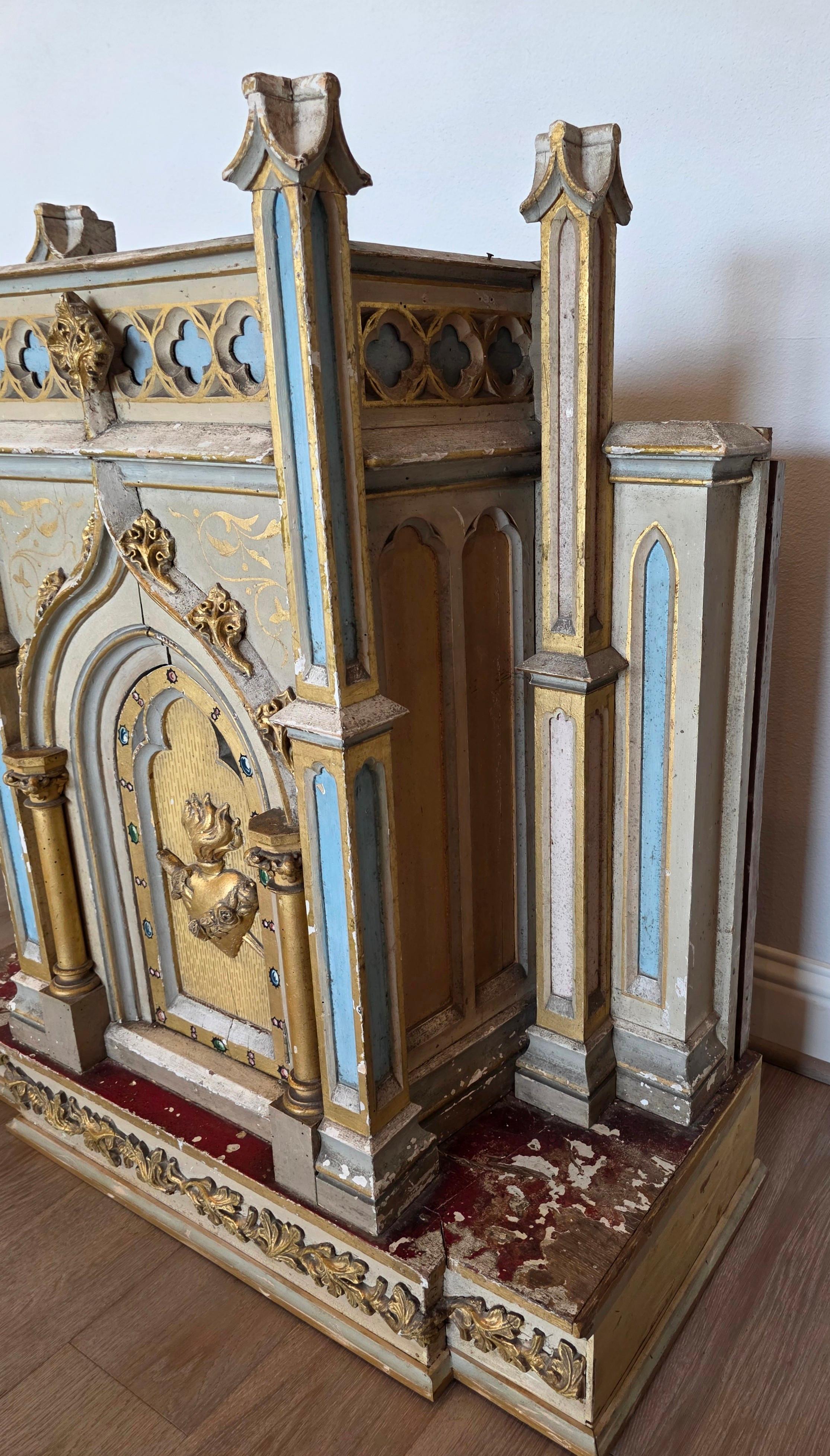 Antique French Gothic Revival Church Tabernacle Cabinet Cathedral Altar Shrine en vente 9