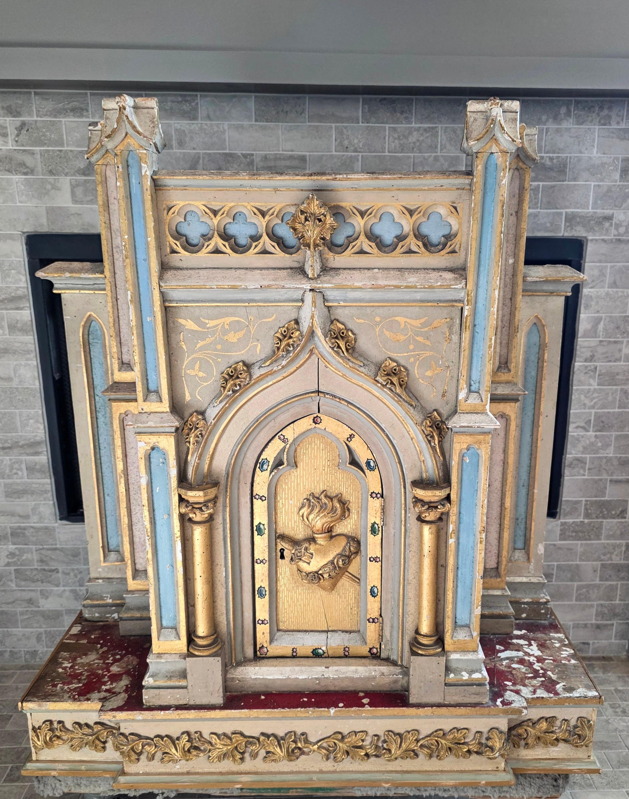 Français Antique French Gothic Revival Church Tabernacle Cabinet Cathedral Altar Shrine en vente