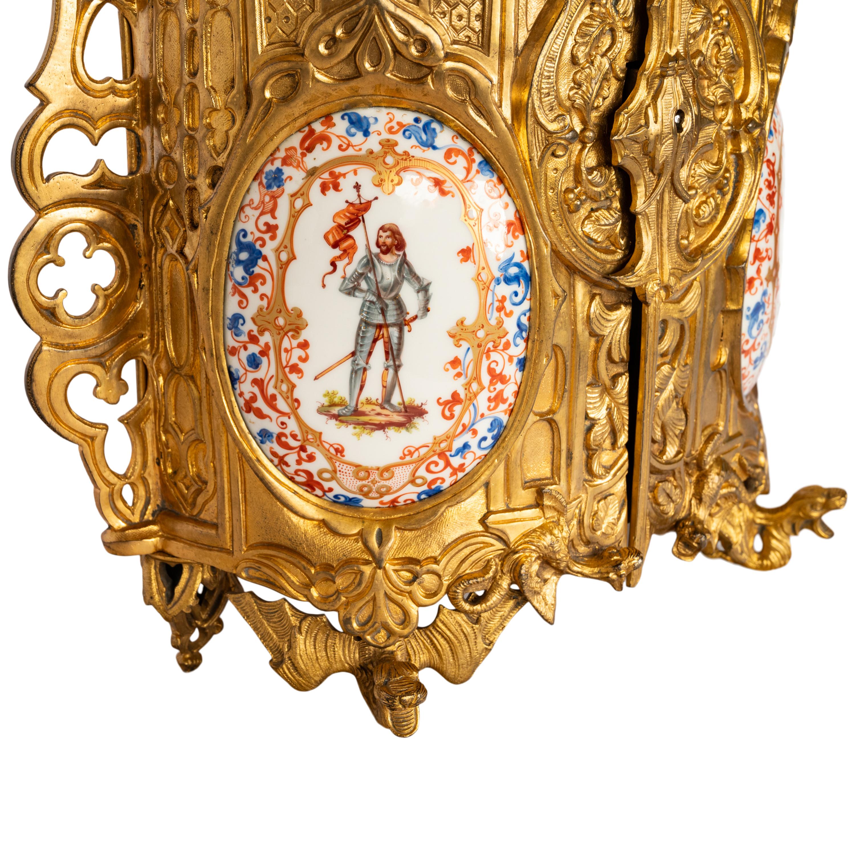 Antique boîte à bijoux néo-gothique française de style médiéval doré en bronze doré  en vente 8