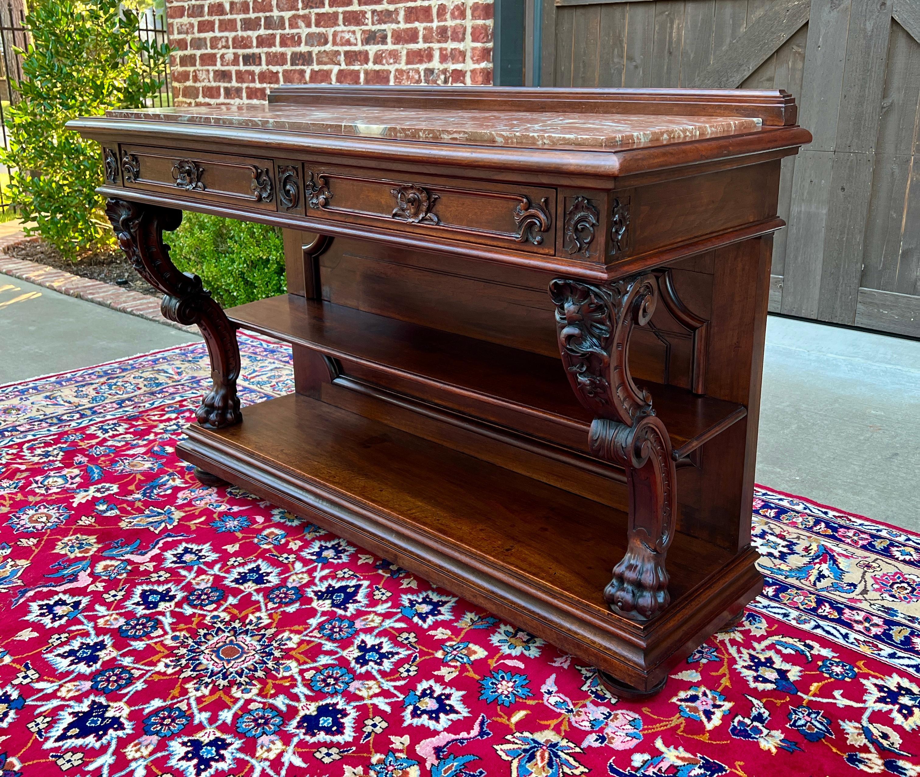 Antique French Servidor Aparador Consola Mesa 2 Pisos Nogal Tapa de Mármol Tallado en venta