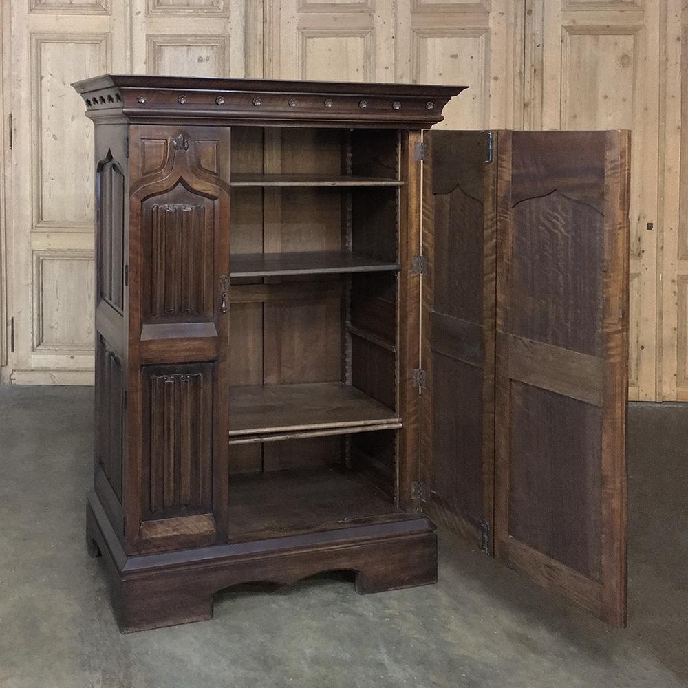 Antique French Gothic Solid Walnut Armoire, Bonnetiere In Good Condition In Dallas, TX