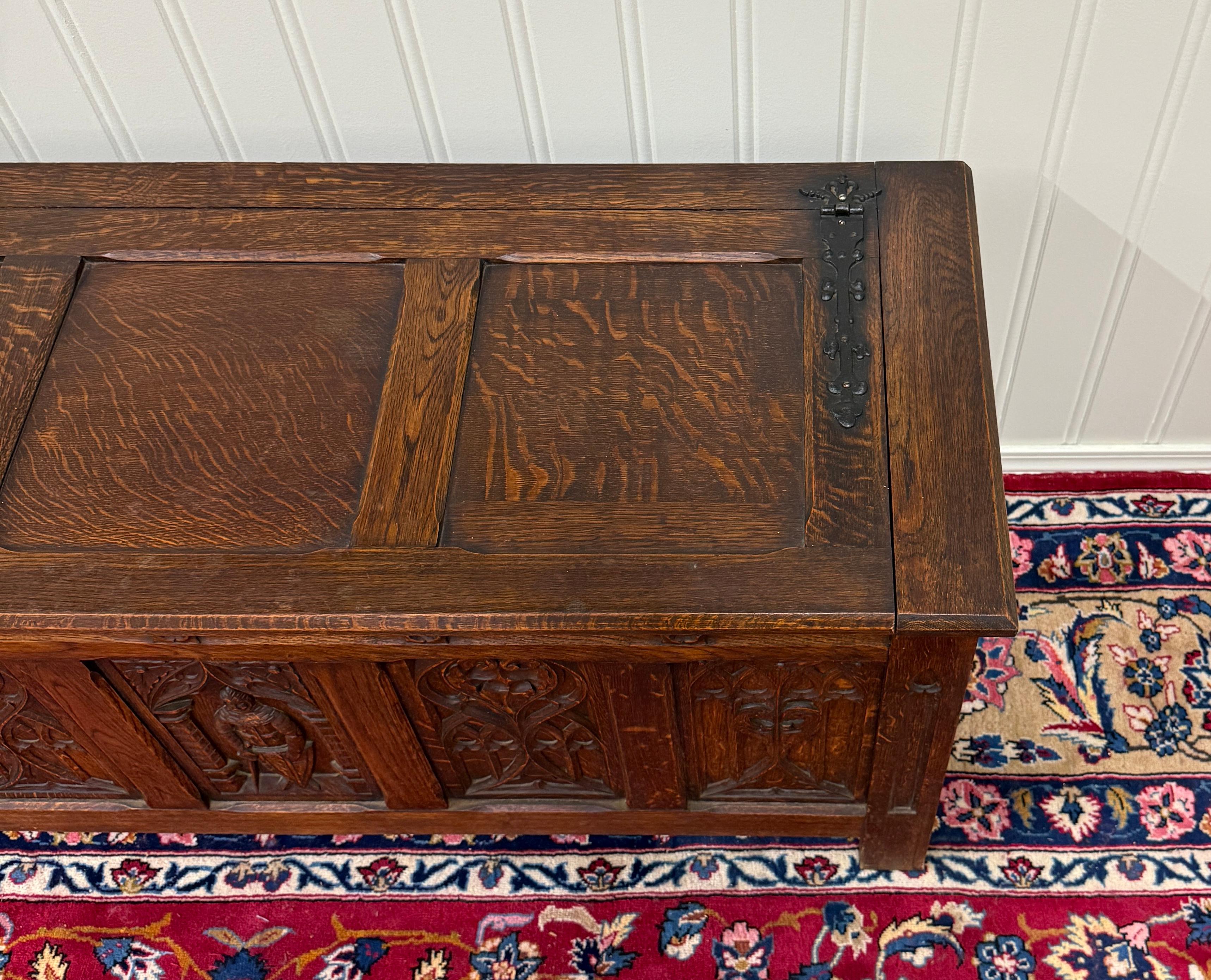 Antique French Gothic Trunk Chest Blanket Box Storage Coffer Knights Oak 19thC en vente 5