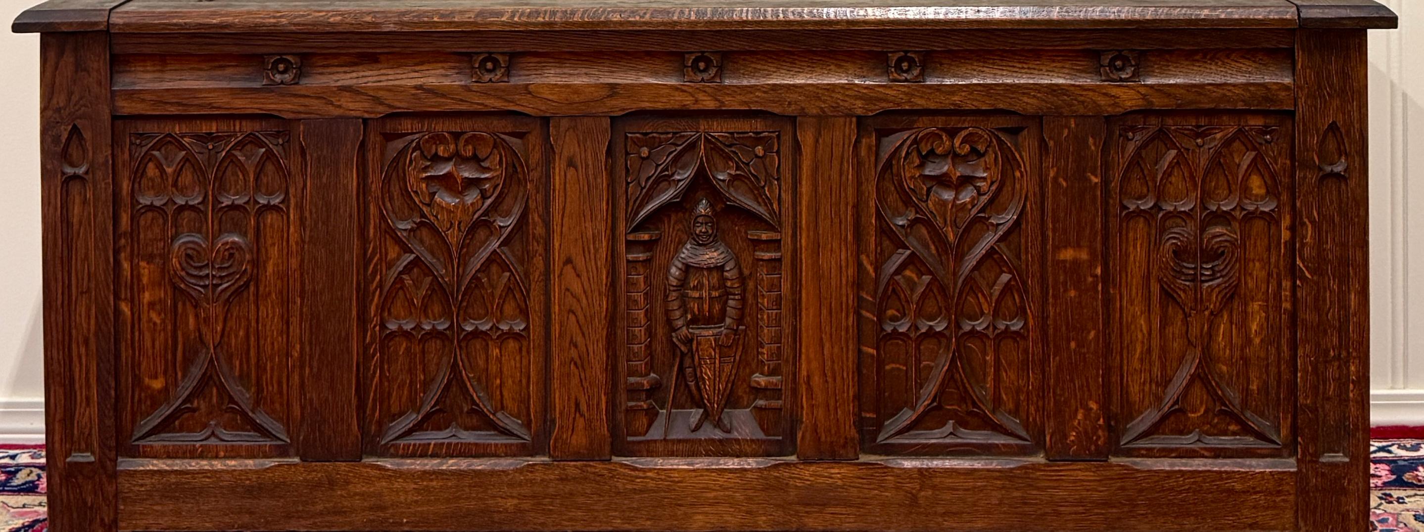 Antique French Gothic Trunk Chest Blanket Box Storage Coffer Knights Oak 19thC en vente 8