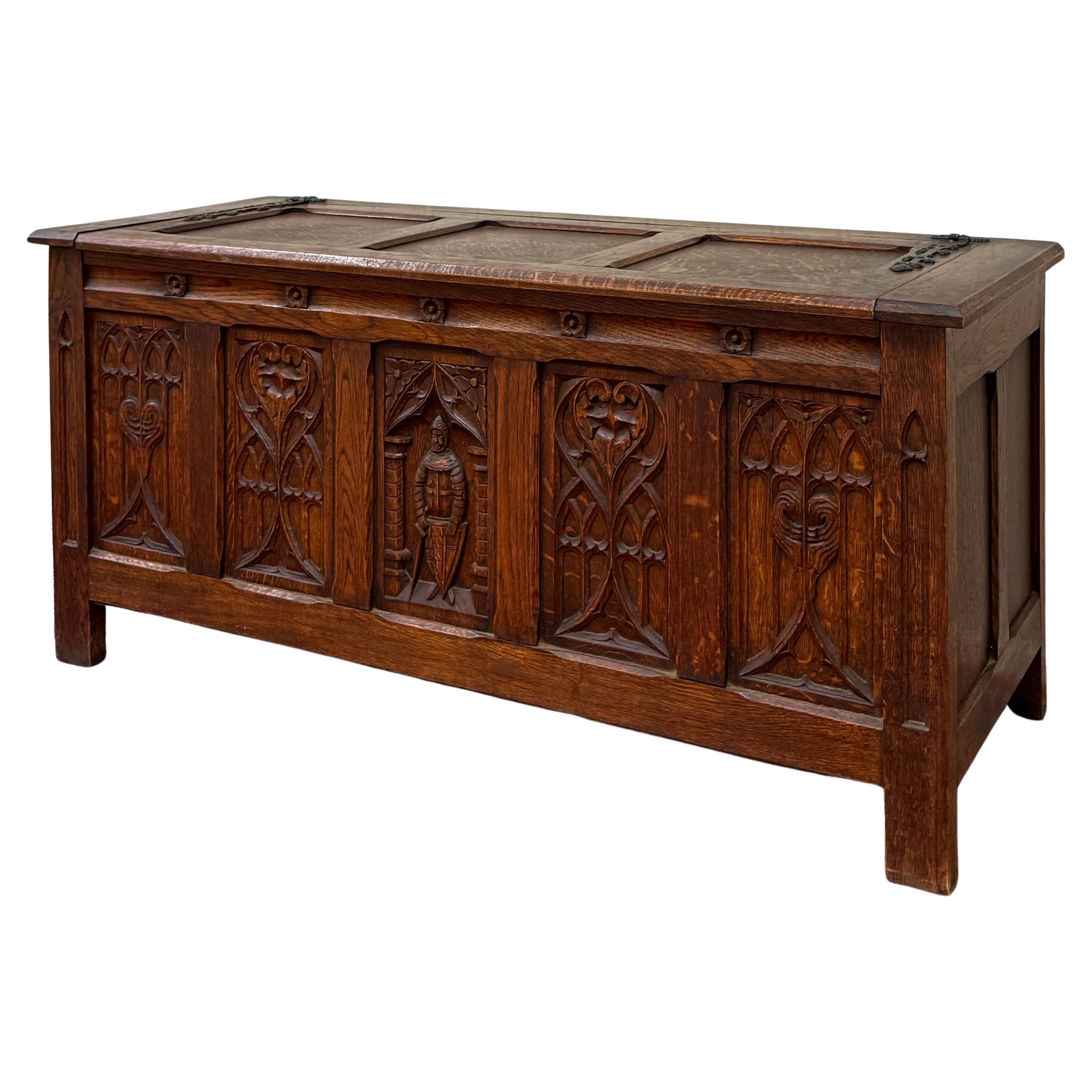 Antique French Gothic Trunk Chest Blanket Box Storage Coffer Knights Oak 19thC en vente