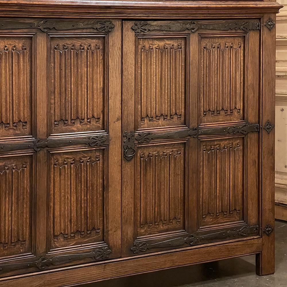 Armoire gothique française ancienne en vente 5