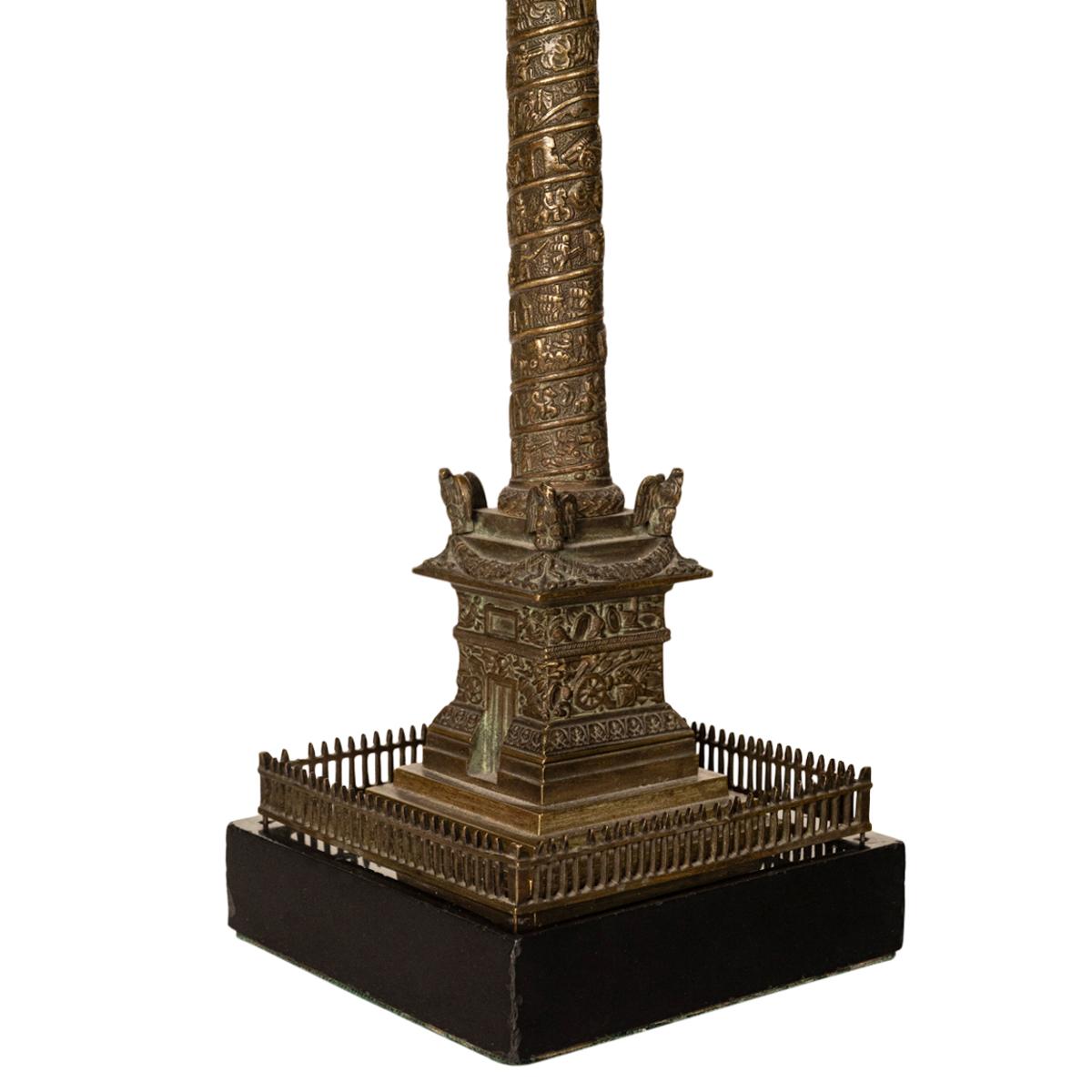 Antique French Grand Tour Bronze Desk Statua Scultura Napoleone Colonna Vendome in vendita 8
