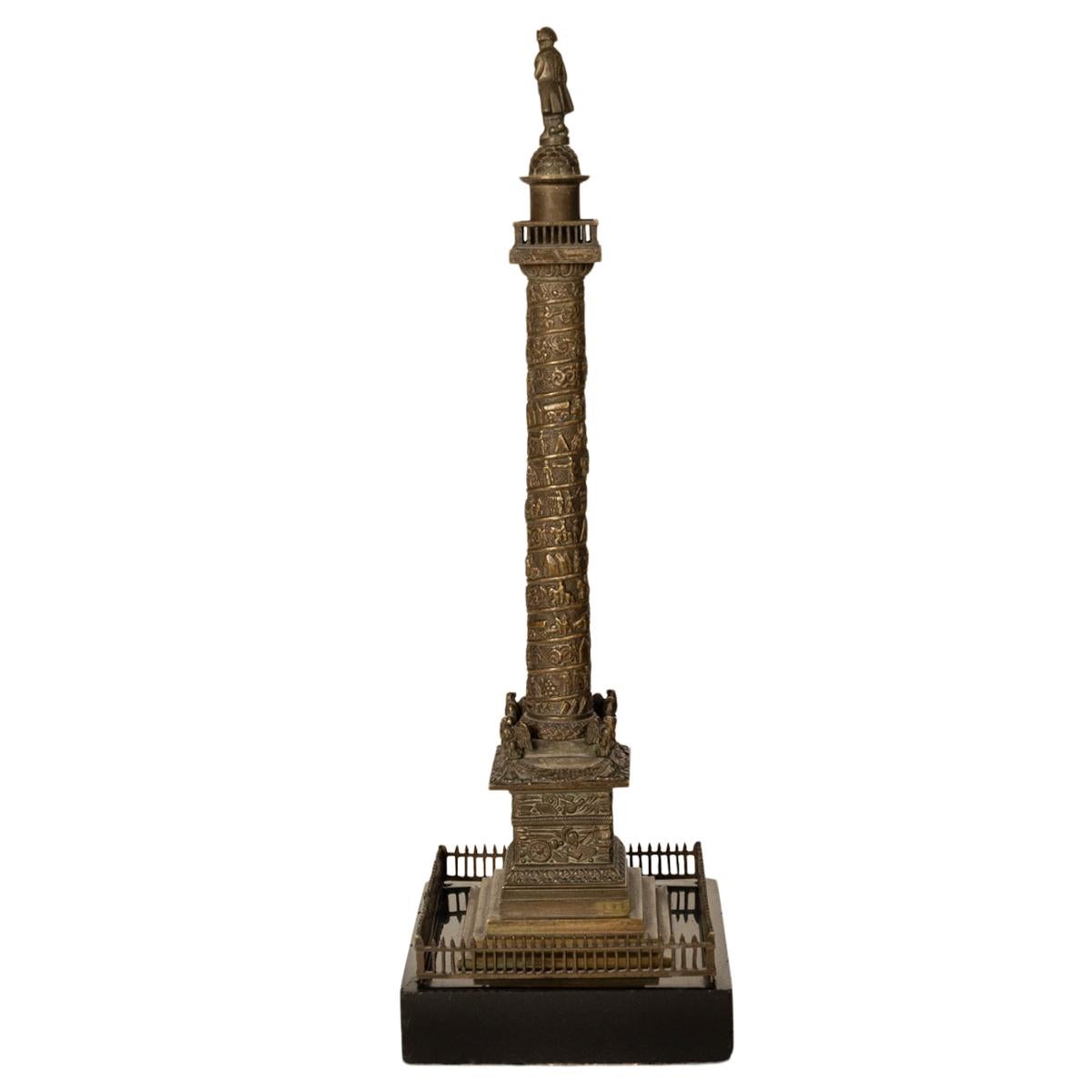 Bronzo Antique French Grand Tour Bronze Desk Statua Scultura Napoleone Colonna Vendome in vendita