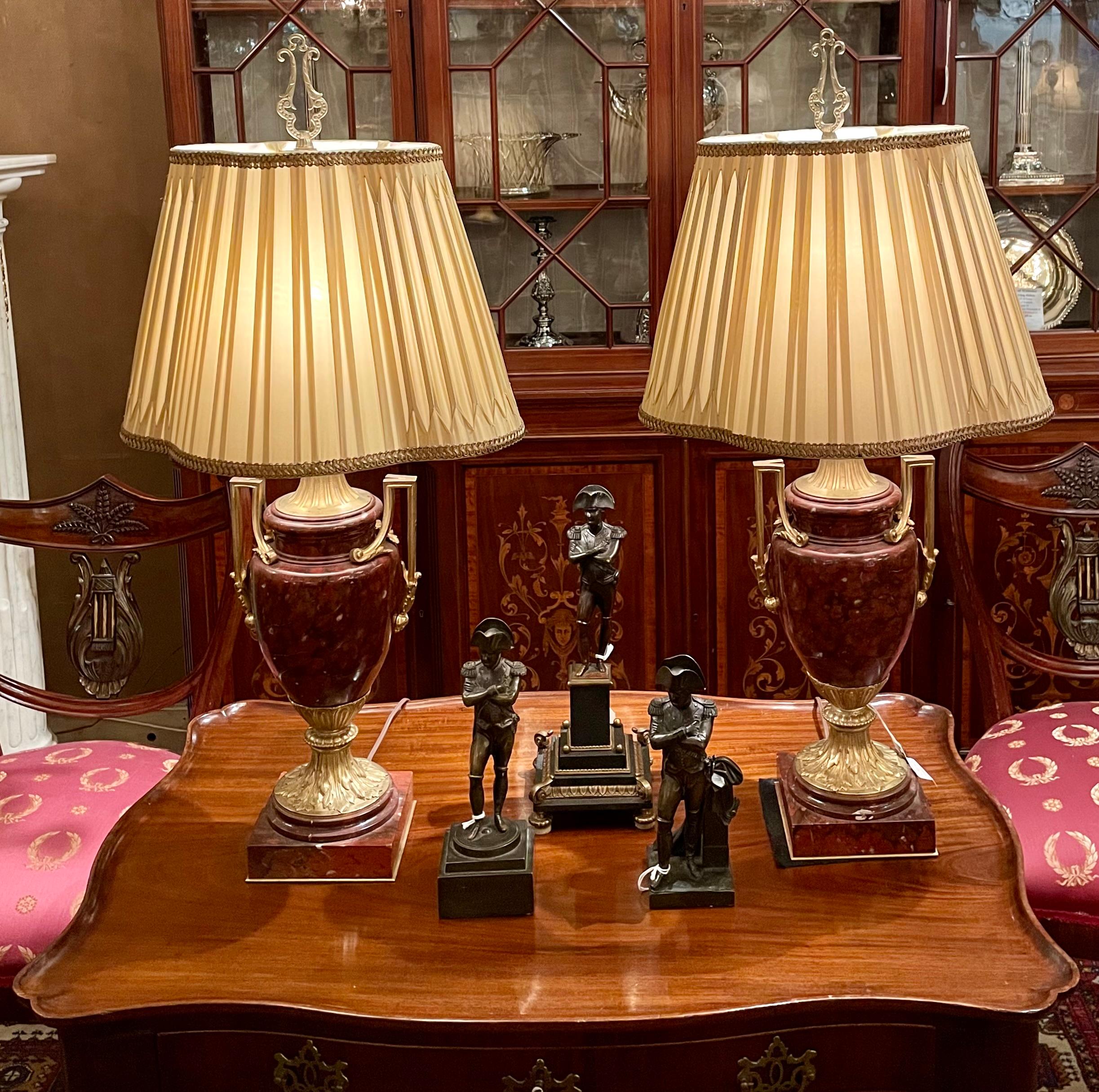 Antique French Grand Tour Statua in bronzo di Napoleone Bonaparte, 1890-1910 circa. in vendita 1