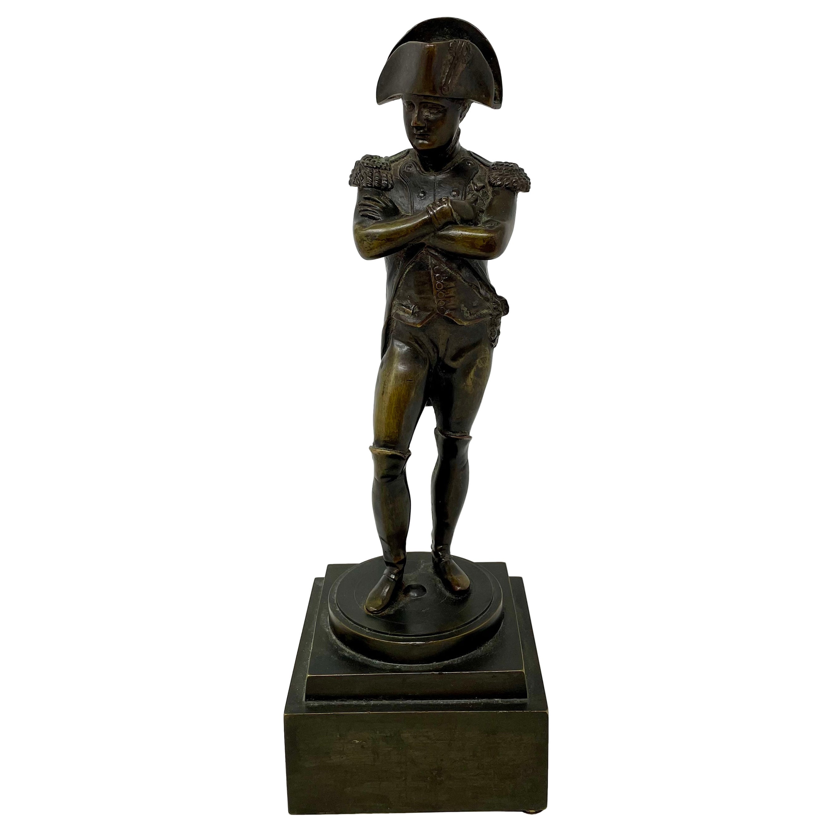 Antique French Grand Tour Statua in bronzo di Napoleone Bonaparte, 1890-1910 circa.
