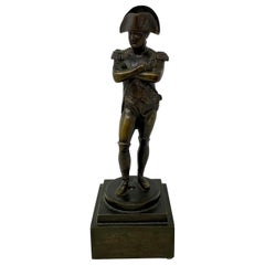 Antique French Grand Tour Statua in bronzo di Napoleone Bonaparte, 1890-1910 circa.