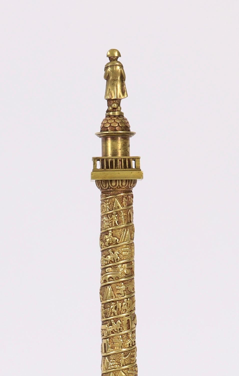 Antiquité française Grand Tour Modèle en bronze doré de la colonne Vendôme 19ème siècle en vente 4