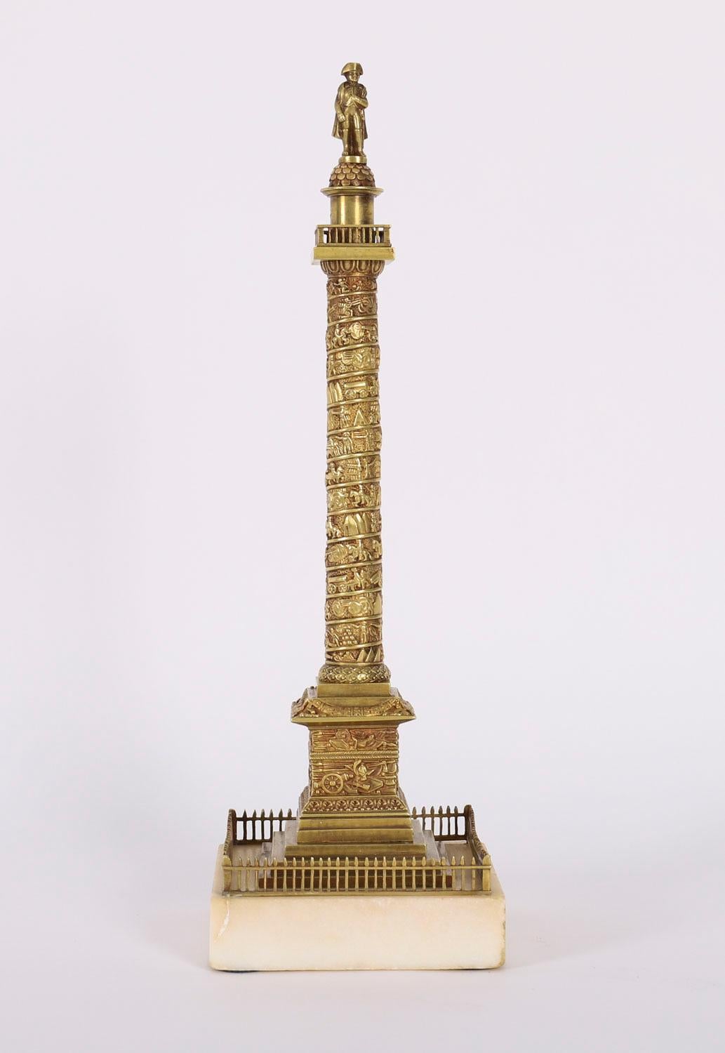 Moulage Antiquité française Grand Tour Modèle en bronze doré de la colonne Vendôme 19ème siècle en vente
