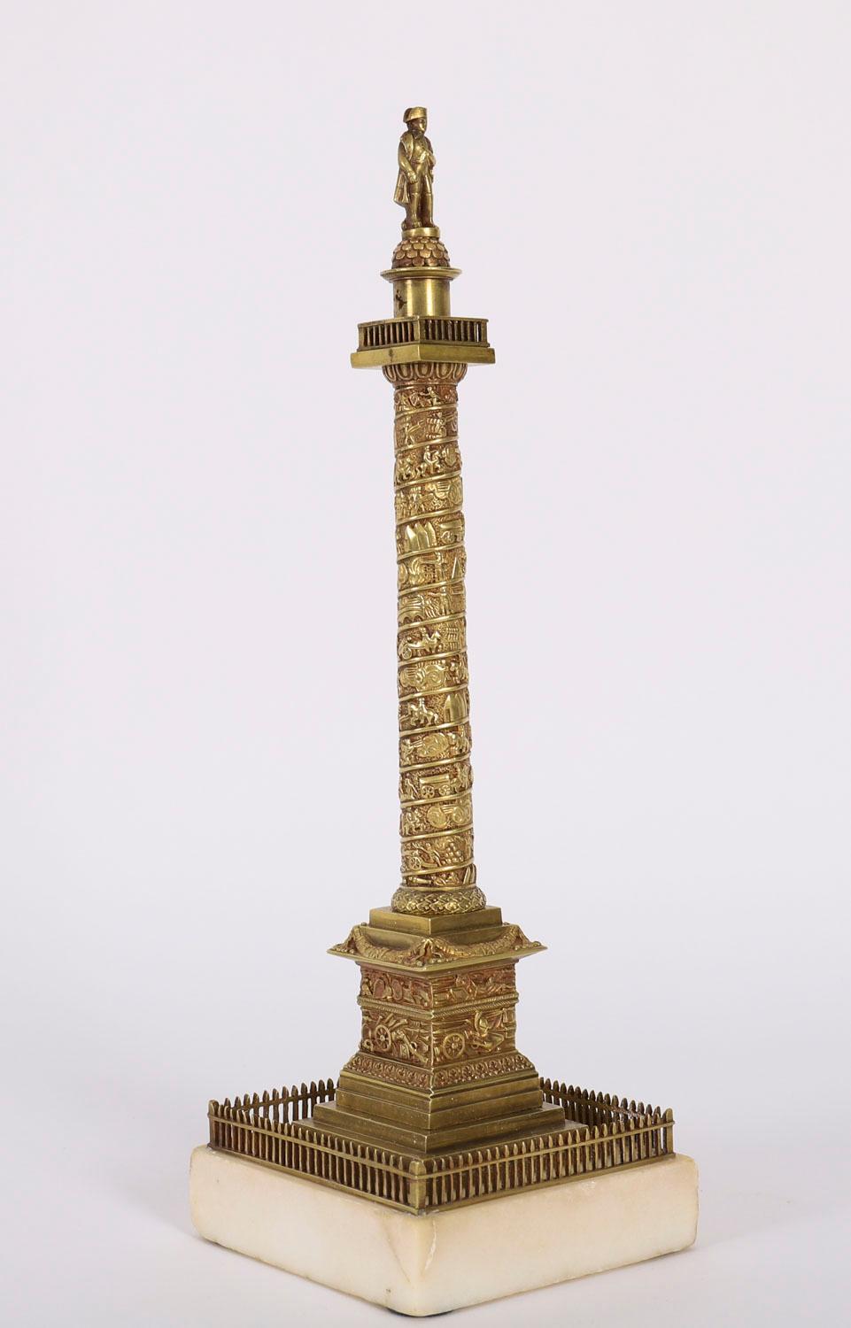 Bronze Antiquité française Grand Tour Modèle en bronze doré de la colonne Vendôme 19ème siècle en vente