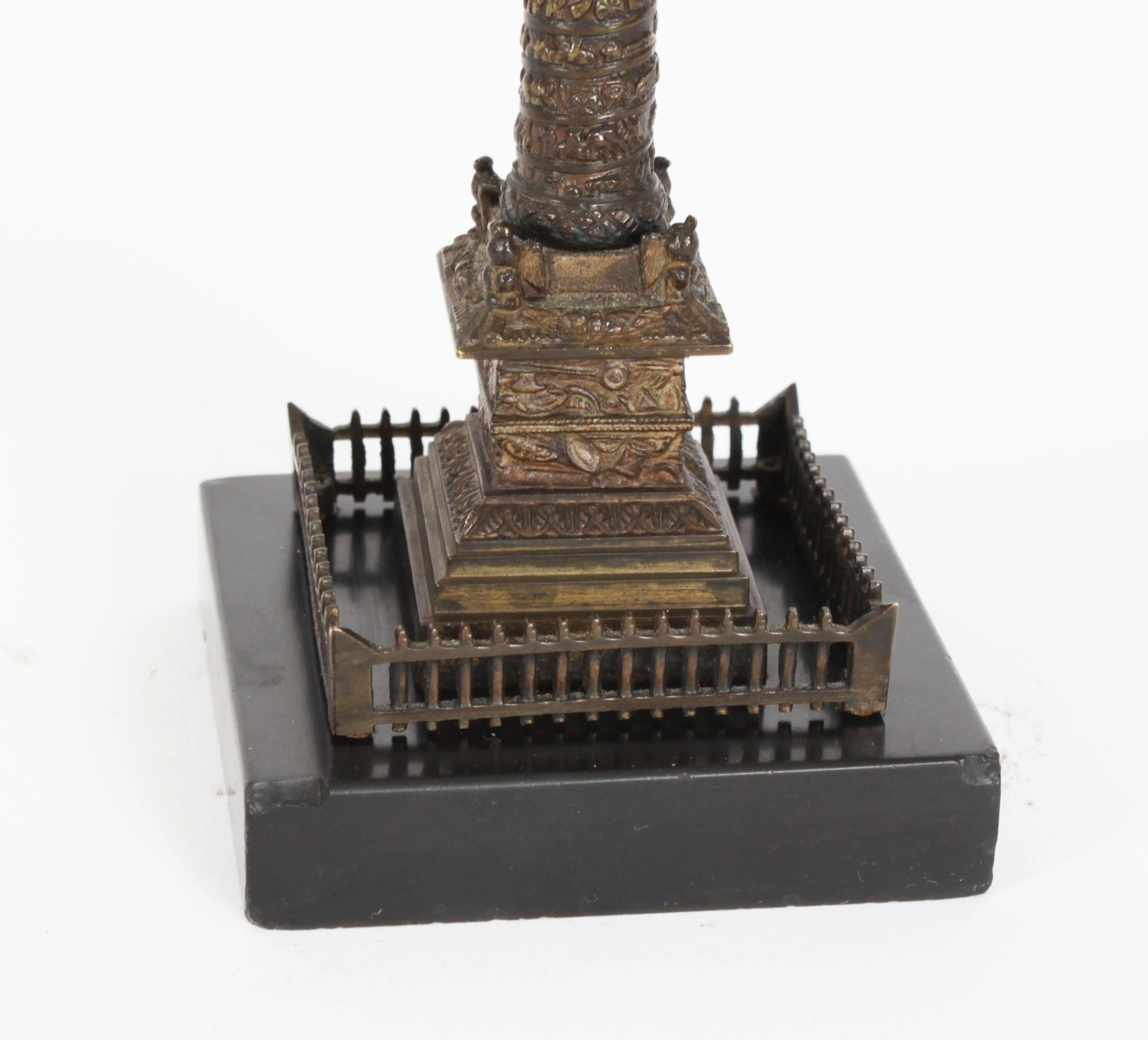 Antique French Grand Tour Ormolu Bronze Model of Vendome Column del XIX secolo in vendita 5