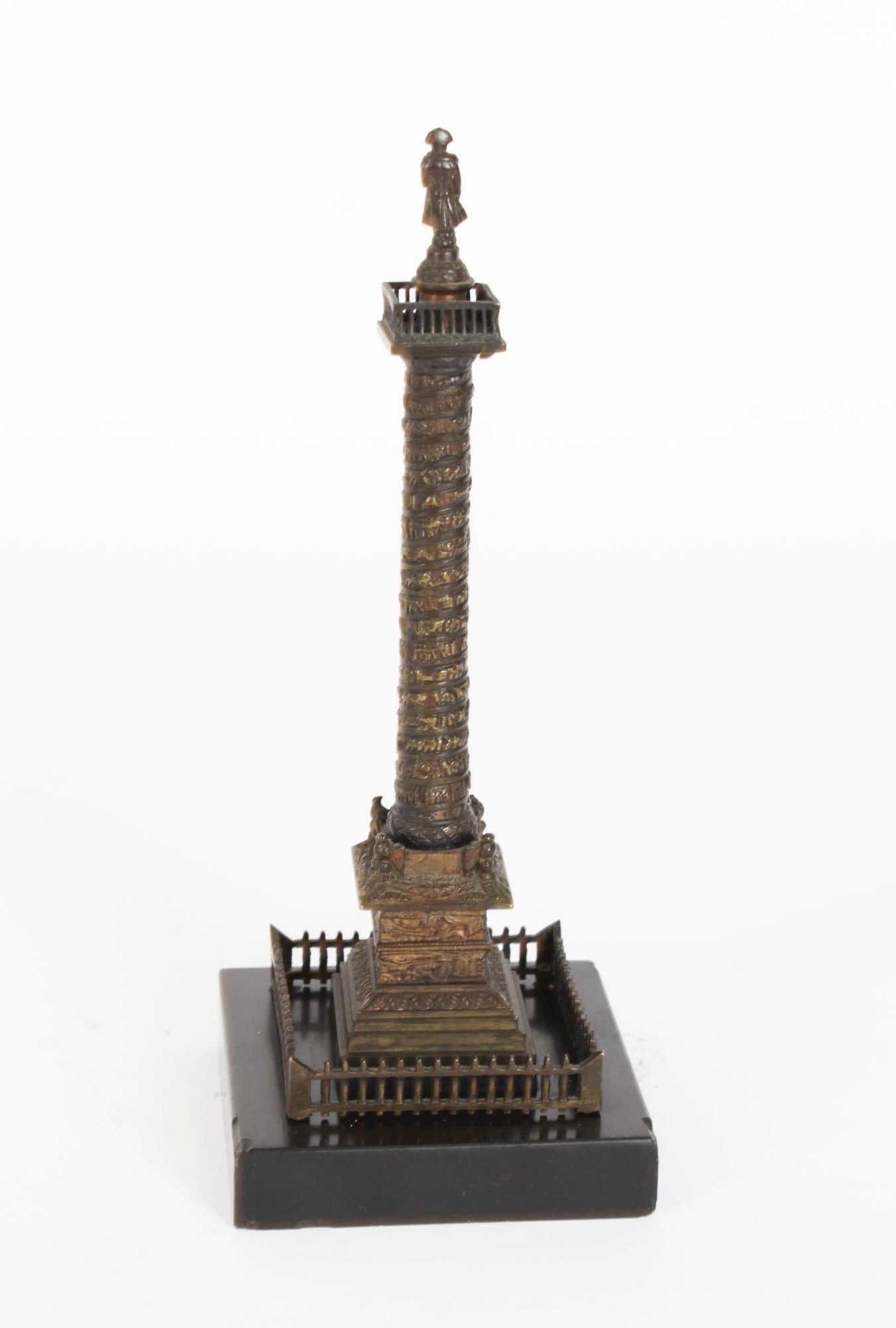 Antique French Grand Tour Ormolu Bronze Model of Vendome Column del XIX secolo in vendita 6