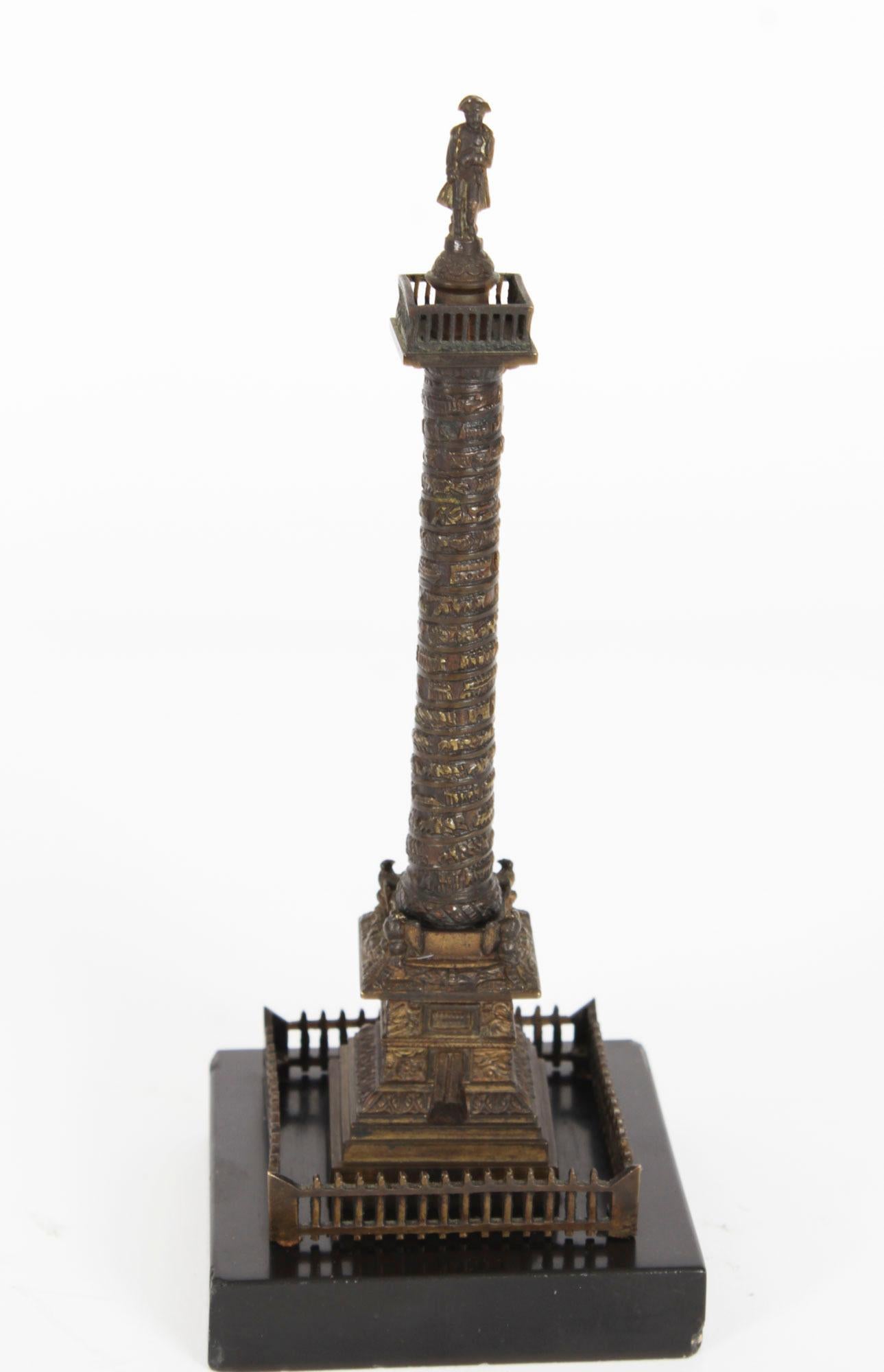 Bronzo Antique French Grand Tour Ormolu Bronze Model of Vendome Column del XIX secolo in vendita