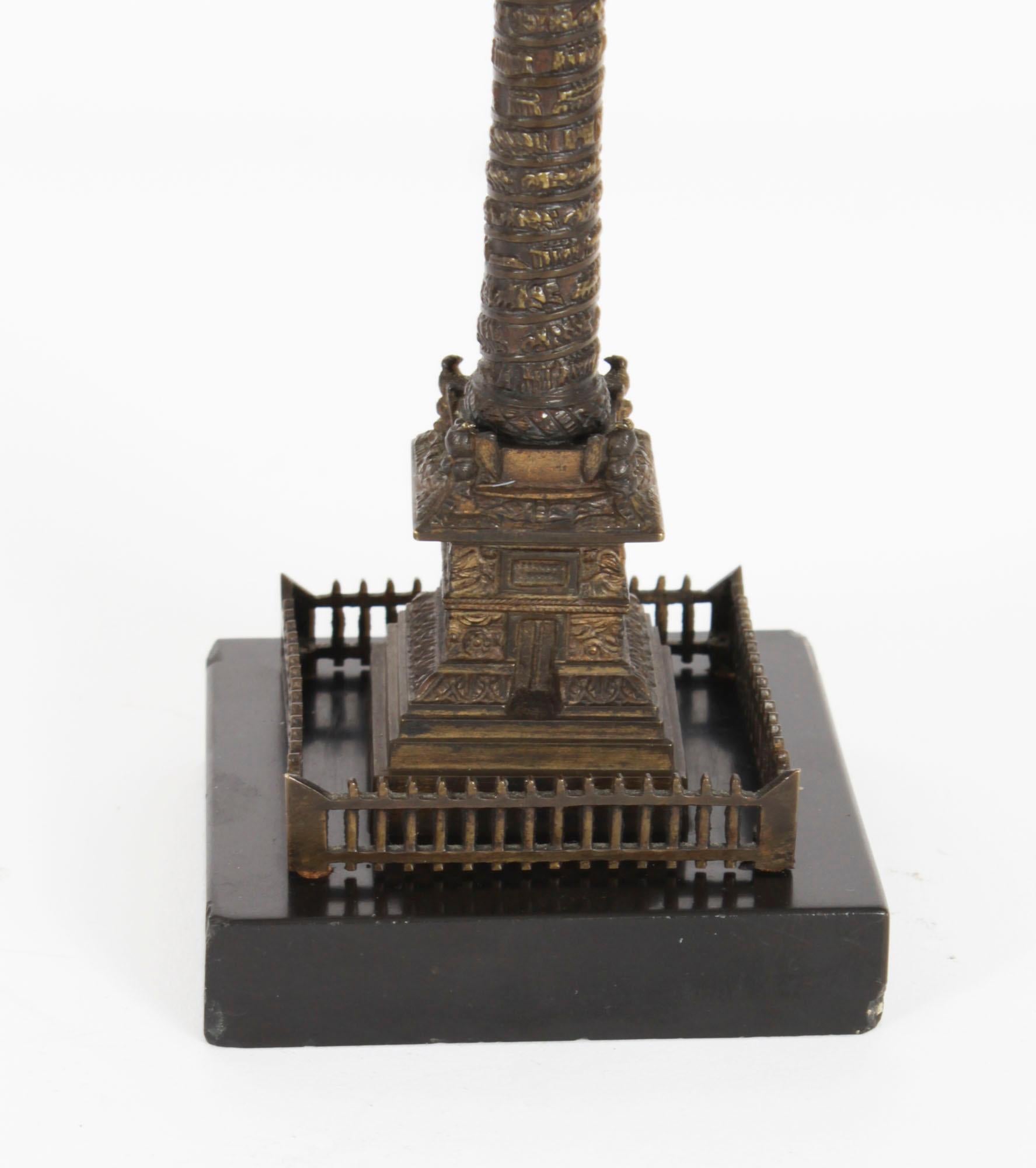 Antique French Grand Tour Ormolu Bronze Model of Vendome Column del XIX secolo in vendita 1