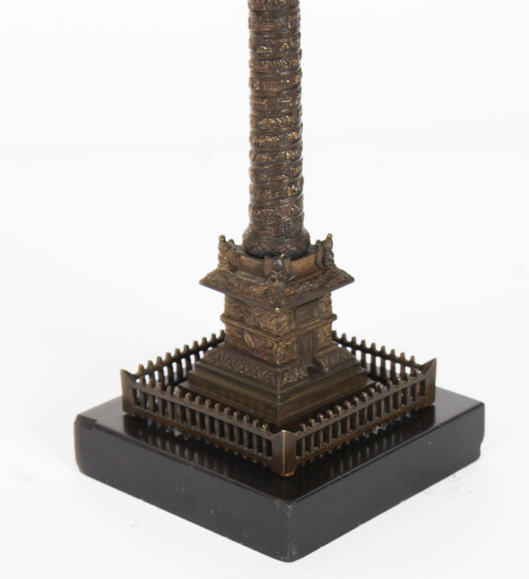 Antique French Grand Tour Ormolu Bronze Model of Vendome Column del XIX secolo in vendita 2