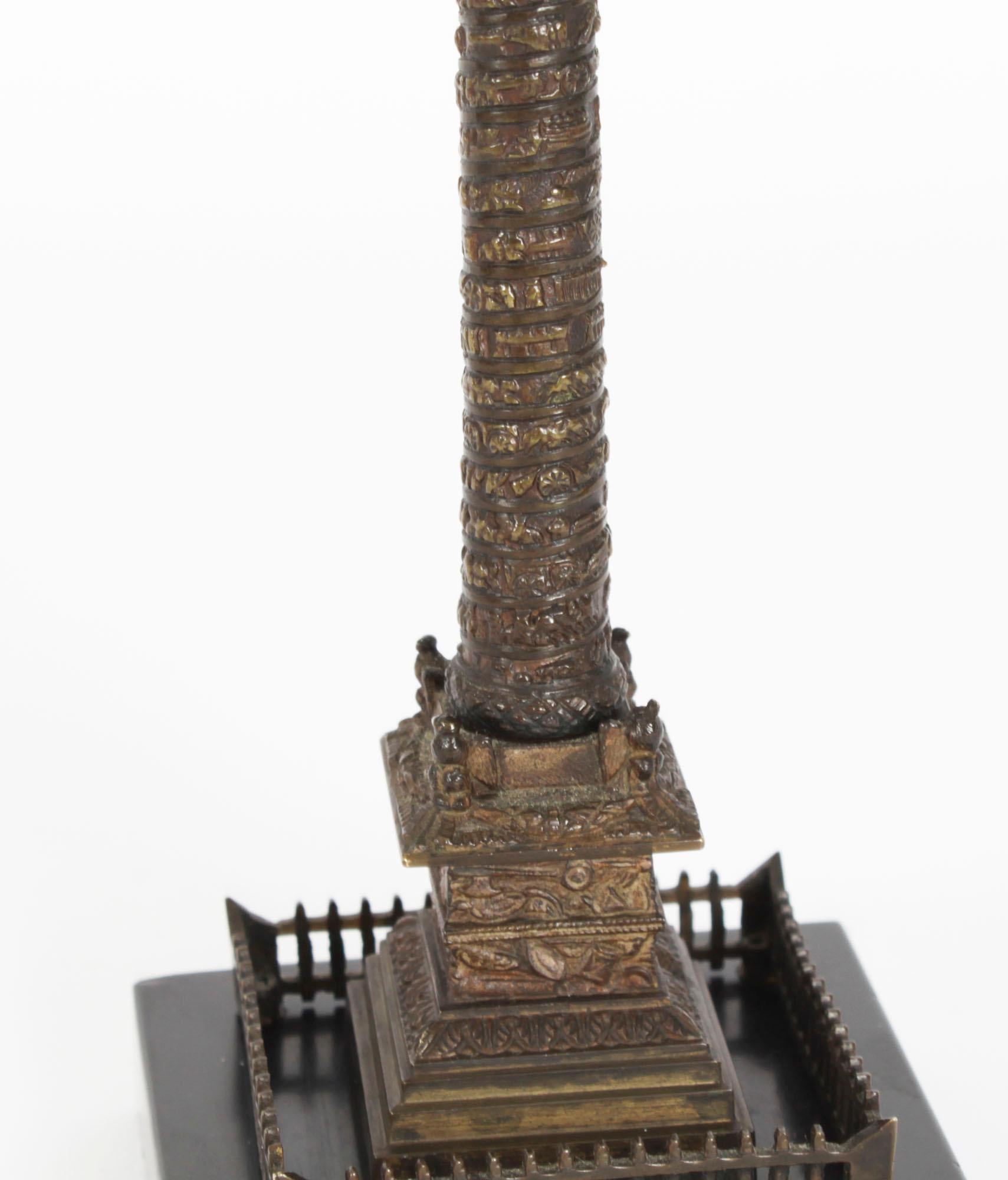 Antique French Grand Tour Ormolu Bronze Model of Vendome Column del XIX secolo in vendita 4