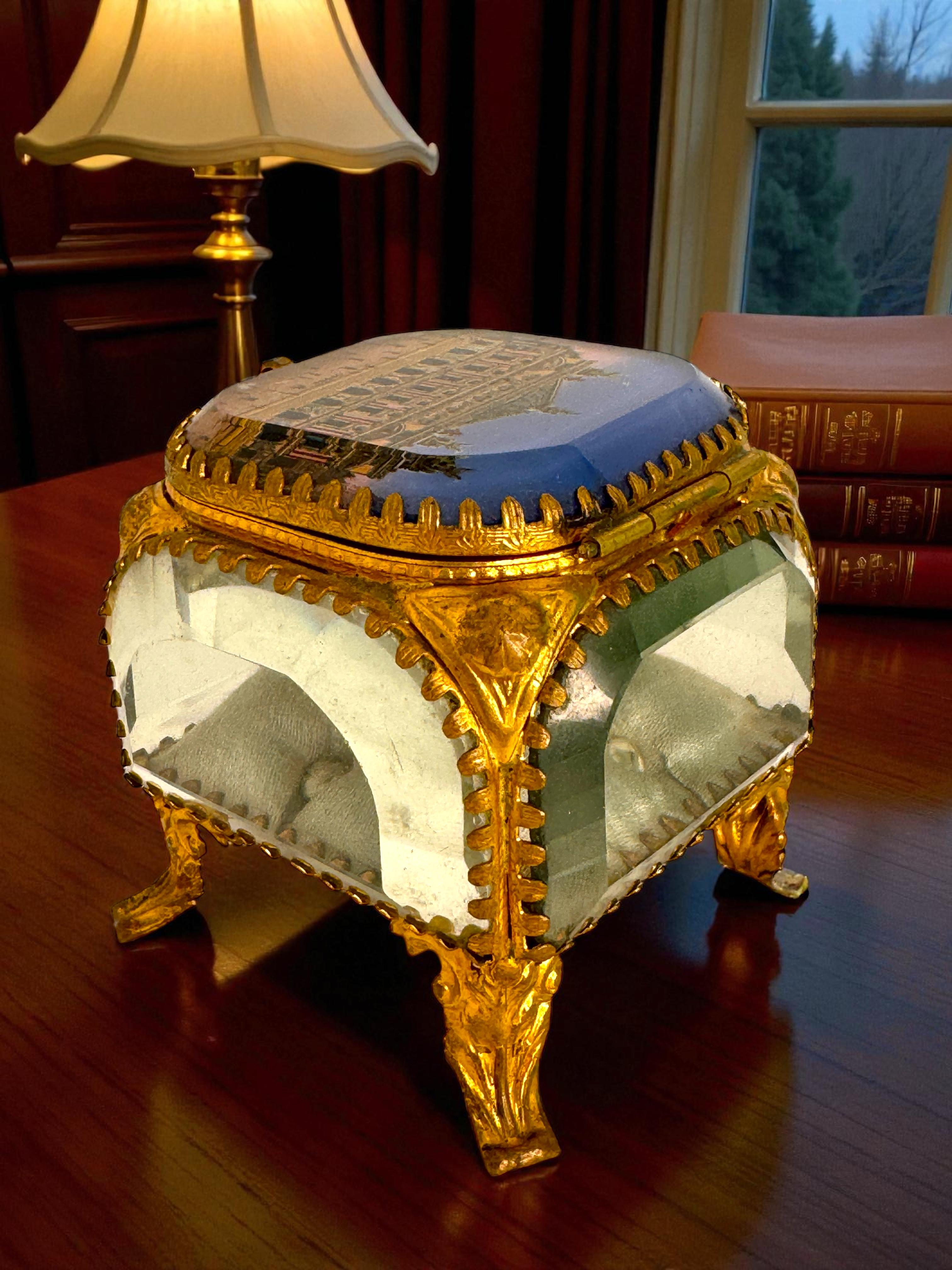 Antique French Grand Tour Souvenir Casket, Beveled Glass & Eglomise of Opera en vente 5