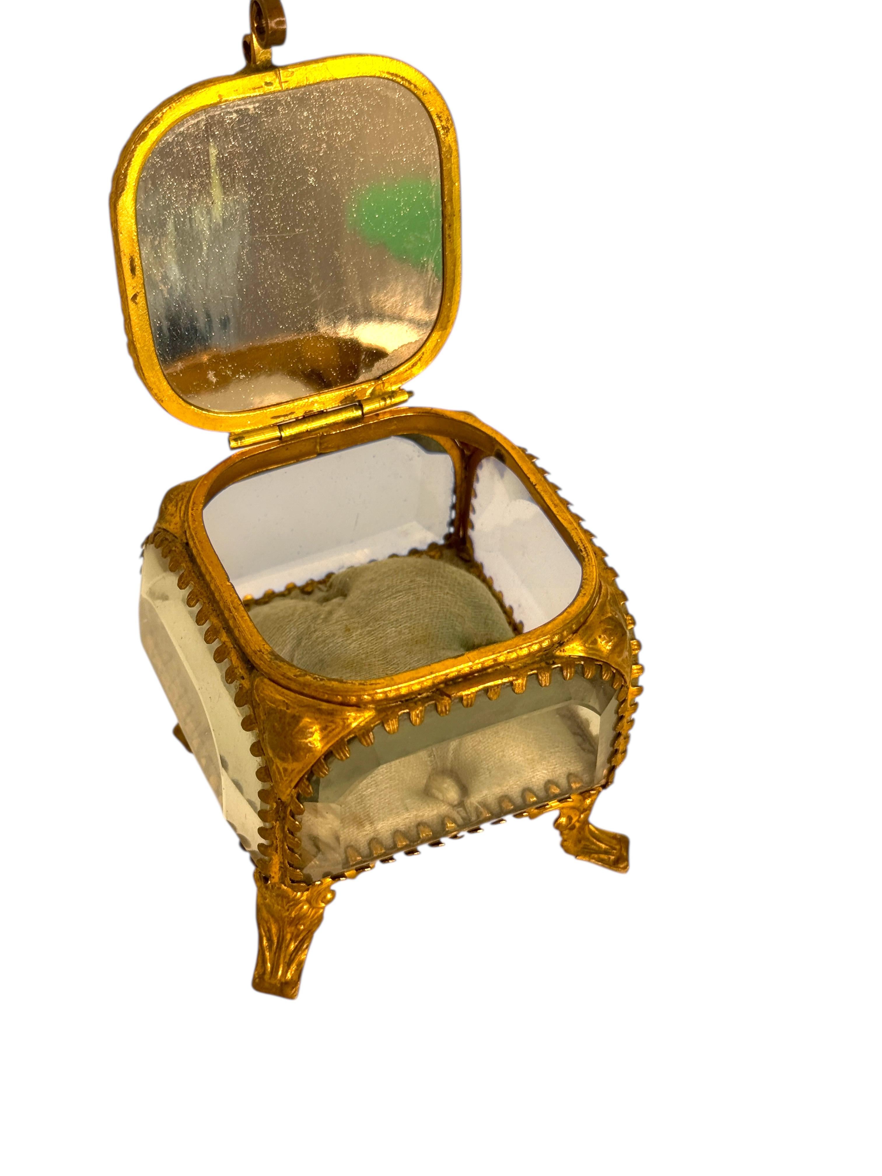 Début du 20ème siècle Antique French Grand Tour Souvenir Casket, Beveled Glass & Eglomise of Opera en vente