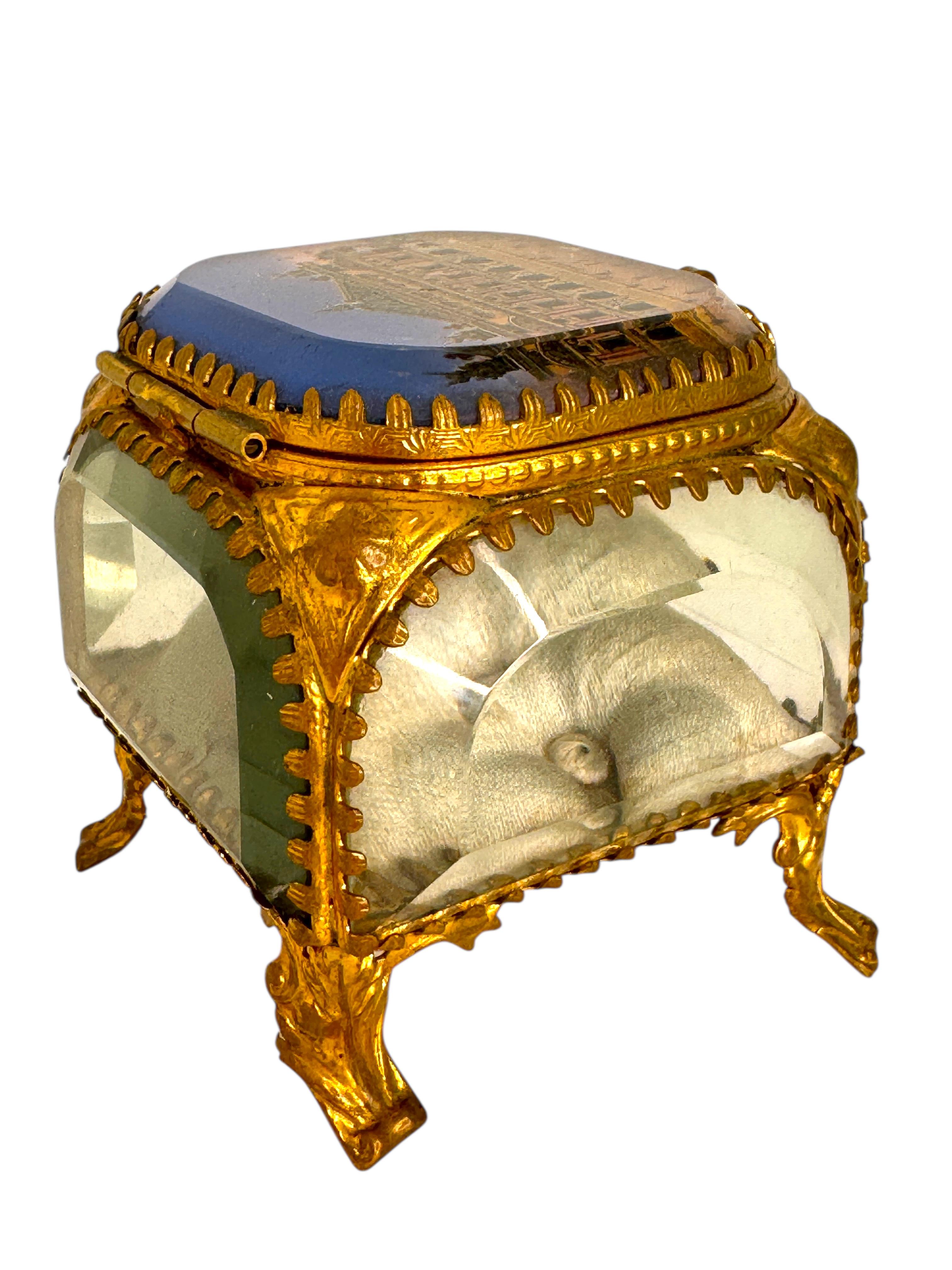 Antique French Grand Tour Souvenir Casket, Beveled Glass & Eglomise of Opera en vente 1
