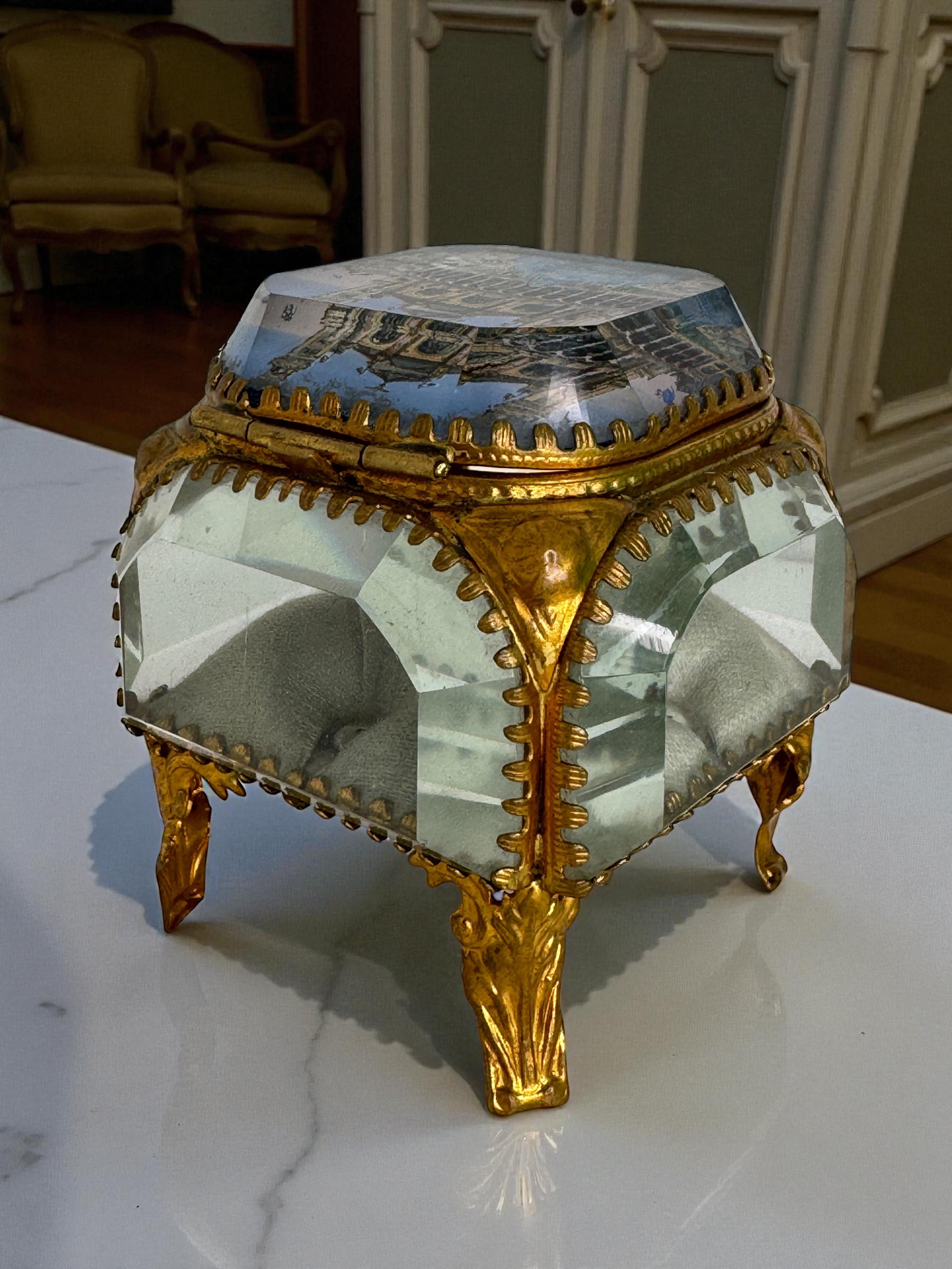 Antique French Grand Tour Souvenir Casket, Beveled Glass & Eglomise of Trocadero en vente 4