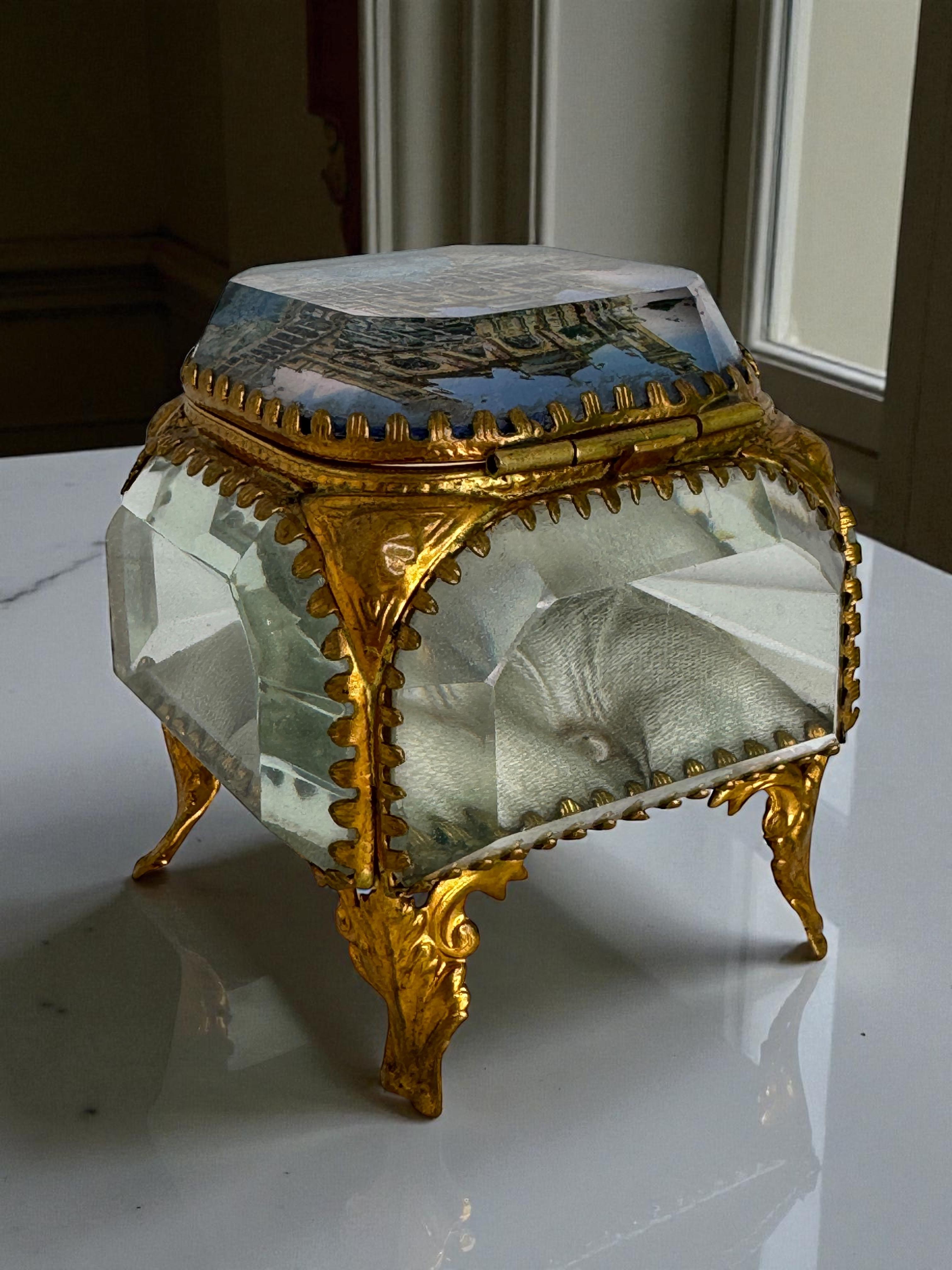 Antique French Grand Tour Souvenir Casket, Beveled Glass & Eglomise of Trocadero en vente 5