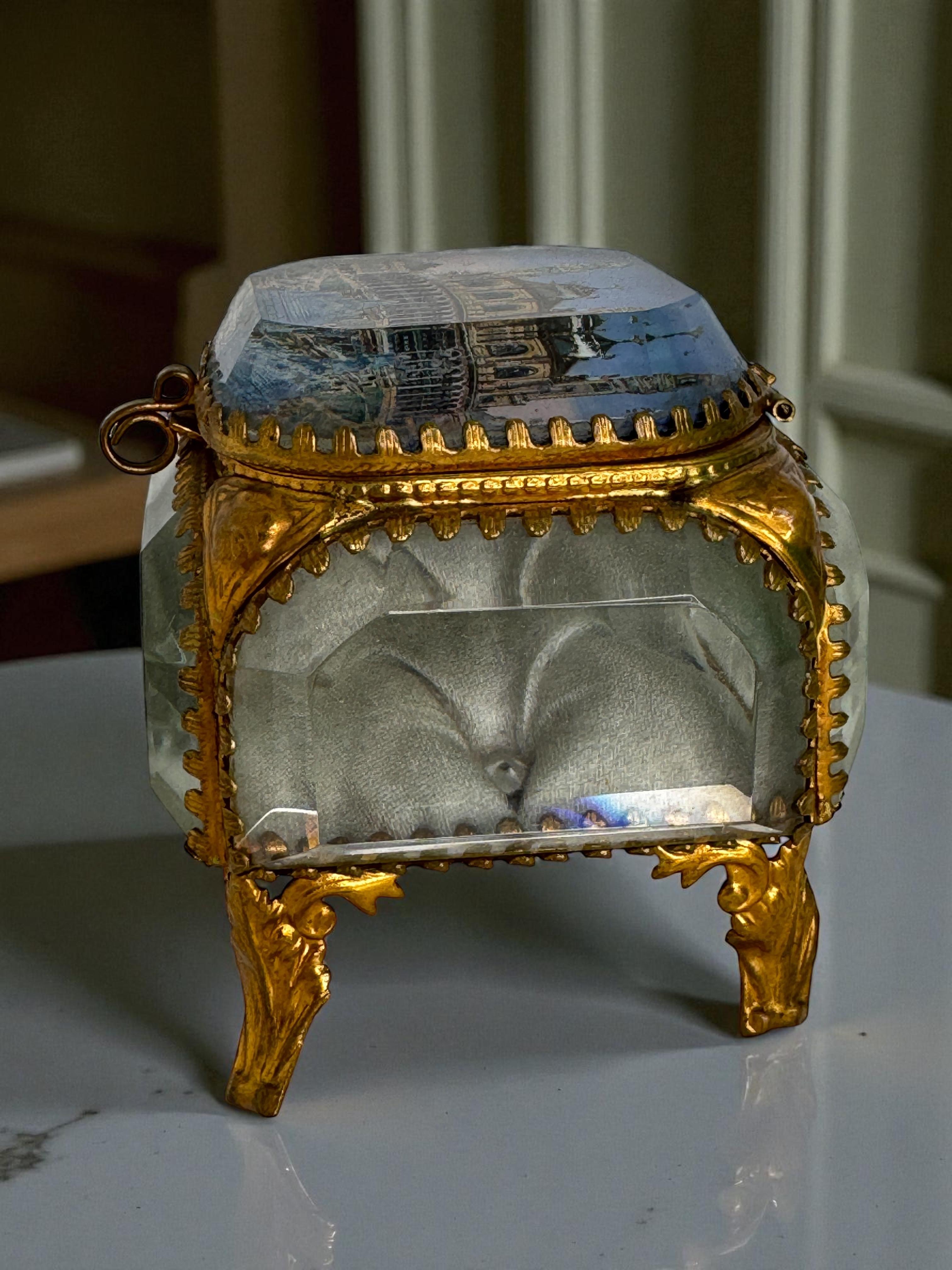 Antique French Grand Tour Souvenir Casket, Beveled Glass & Eglomise of Trocadero en vente 6
