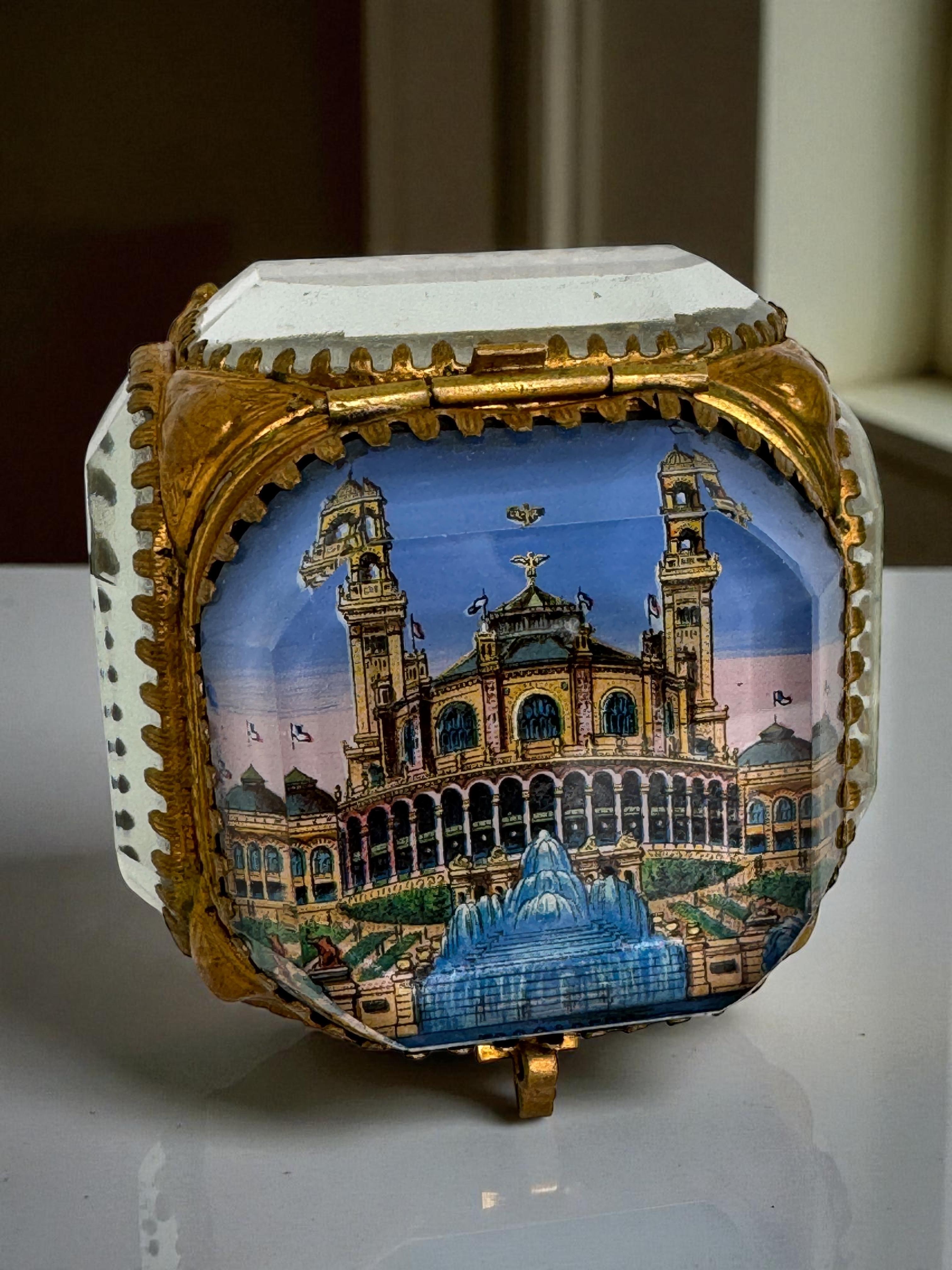 Antique French Grand Tour Souvenir Casket, Beveled Glass & Eglomise of Trocadero en vente 7