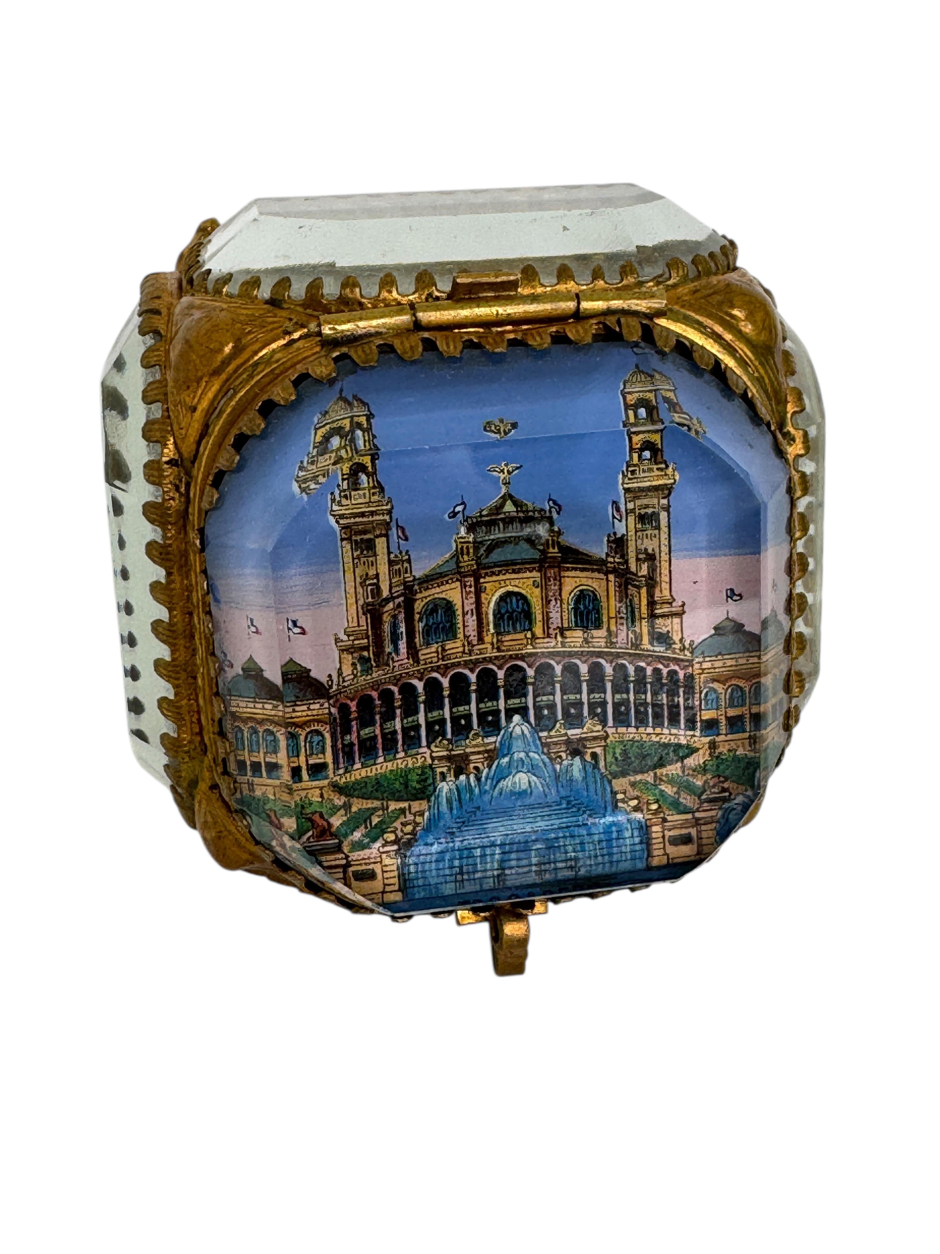 Début du 20ème siècle Antique French Grand Tour Souvenir Casket, Beveled Glass & Eglomise of Trocadero en vente