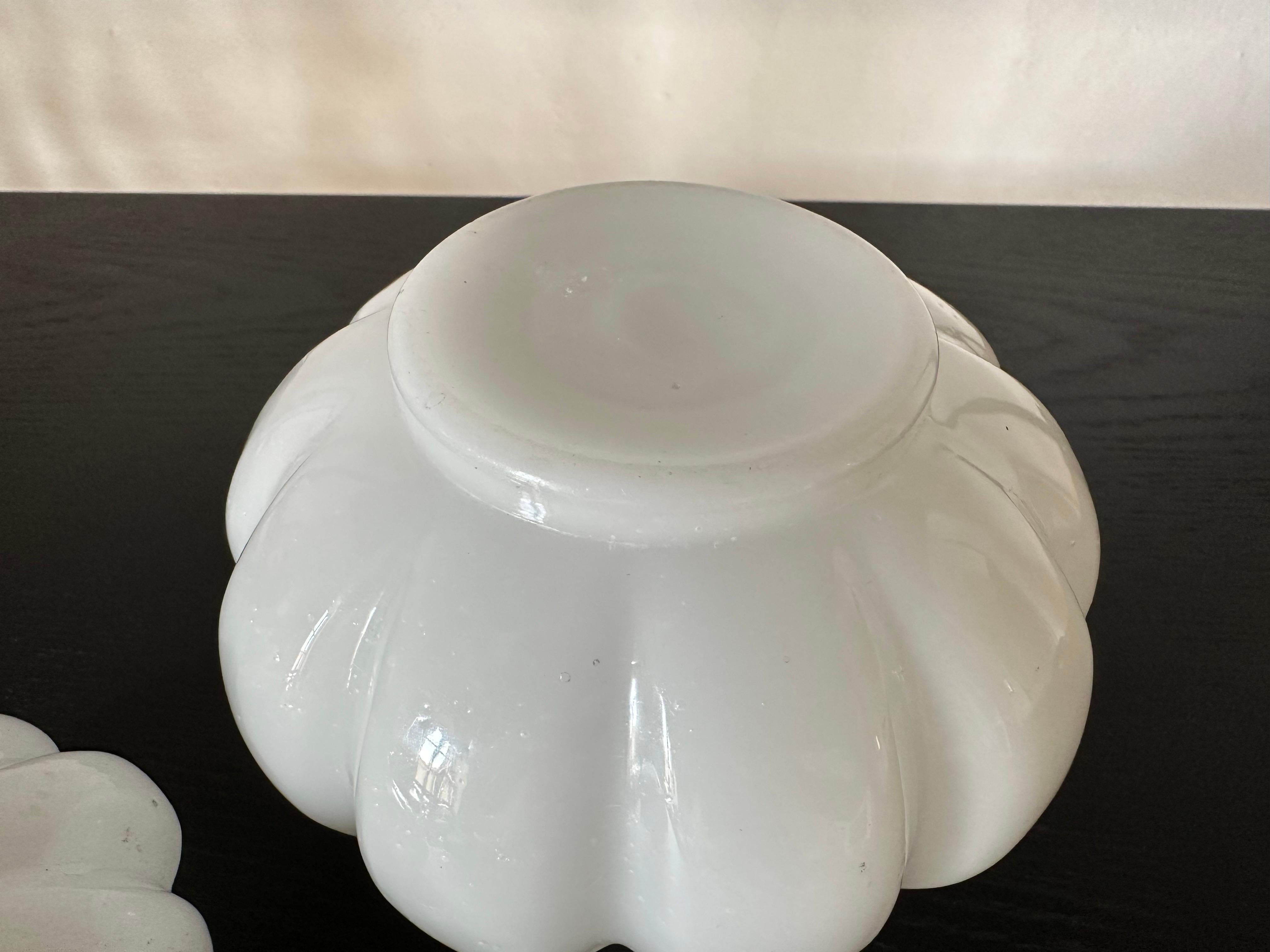 Ancien coffret à citrouille en verre opalin vert et blanc - époque Charles X en vente 8